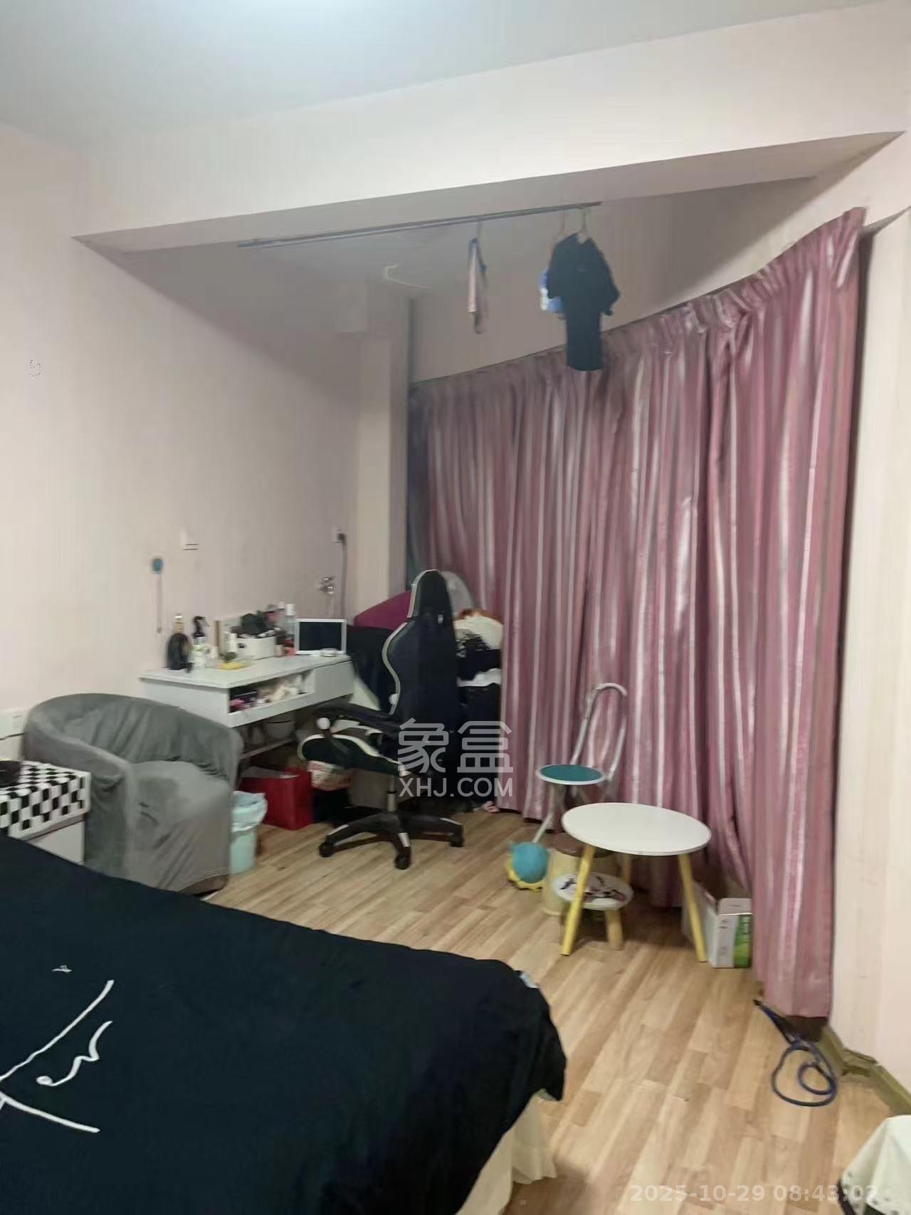 2076至高点  1室1厅1卫    1200.0元/月室内图