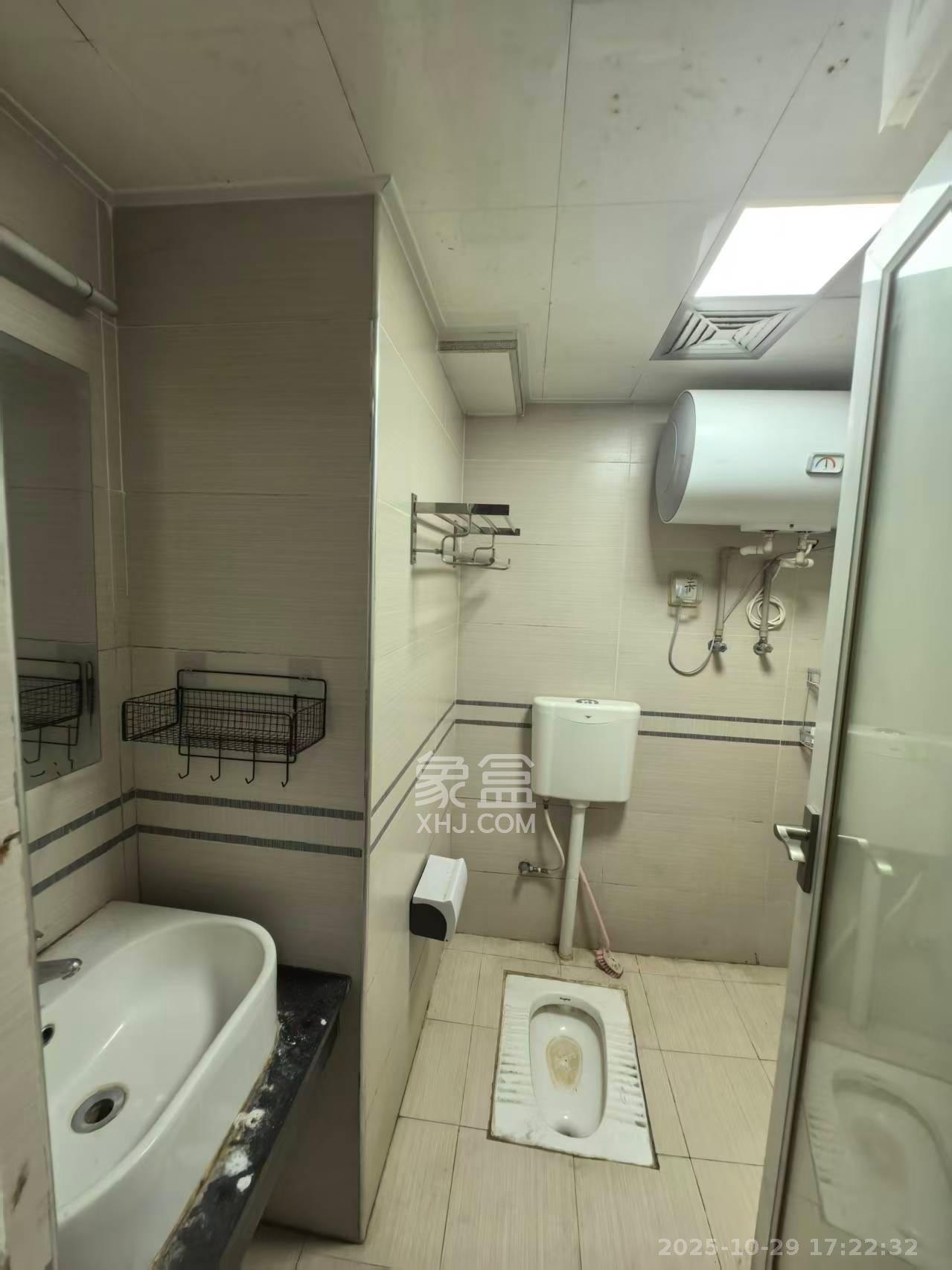 月亮湾草莓街区一、二期  1室1厅1卫    1050.0元/月 月亮湾草莓街区一、二期  1室1厅1卫    1050.0元/月室内图