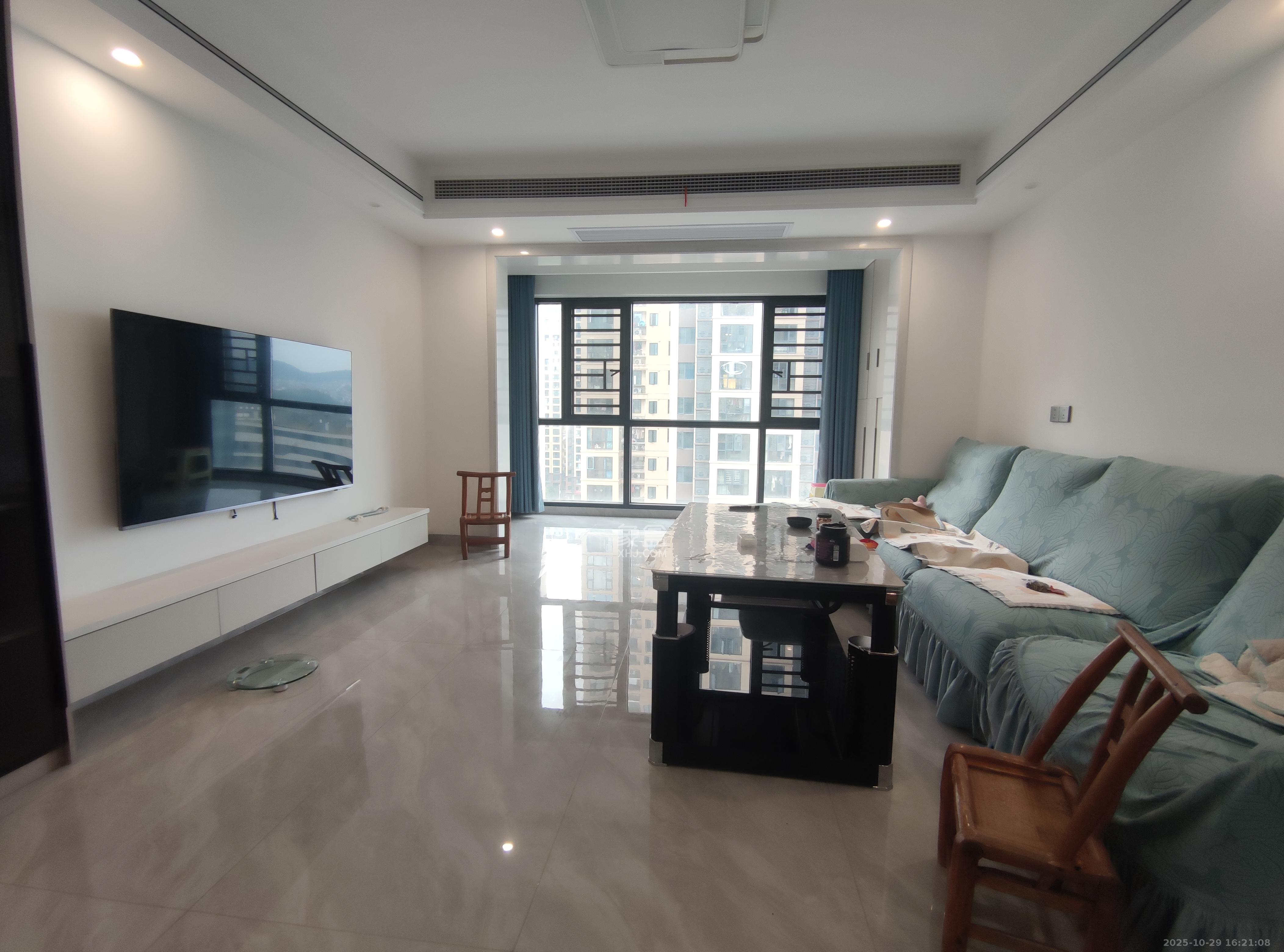 学士翰林苑  4室2厅2卫    2800.0元/月