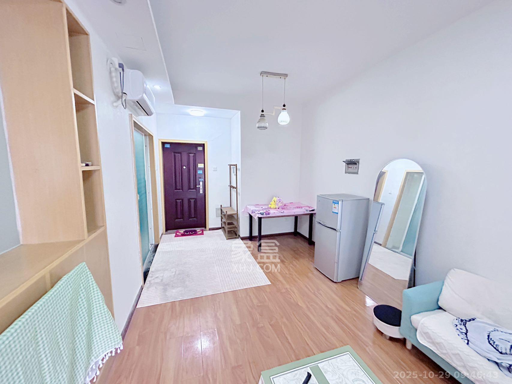 金领家族  1室1厅1卫    1600.0元/月室内图