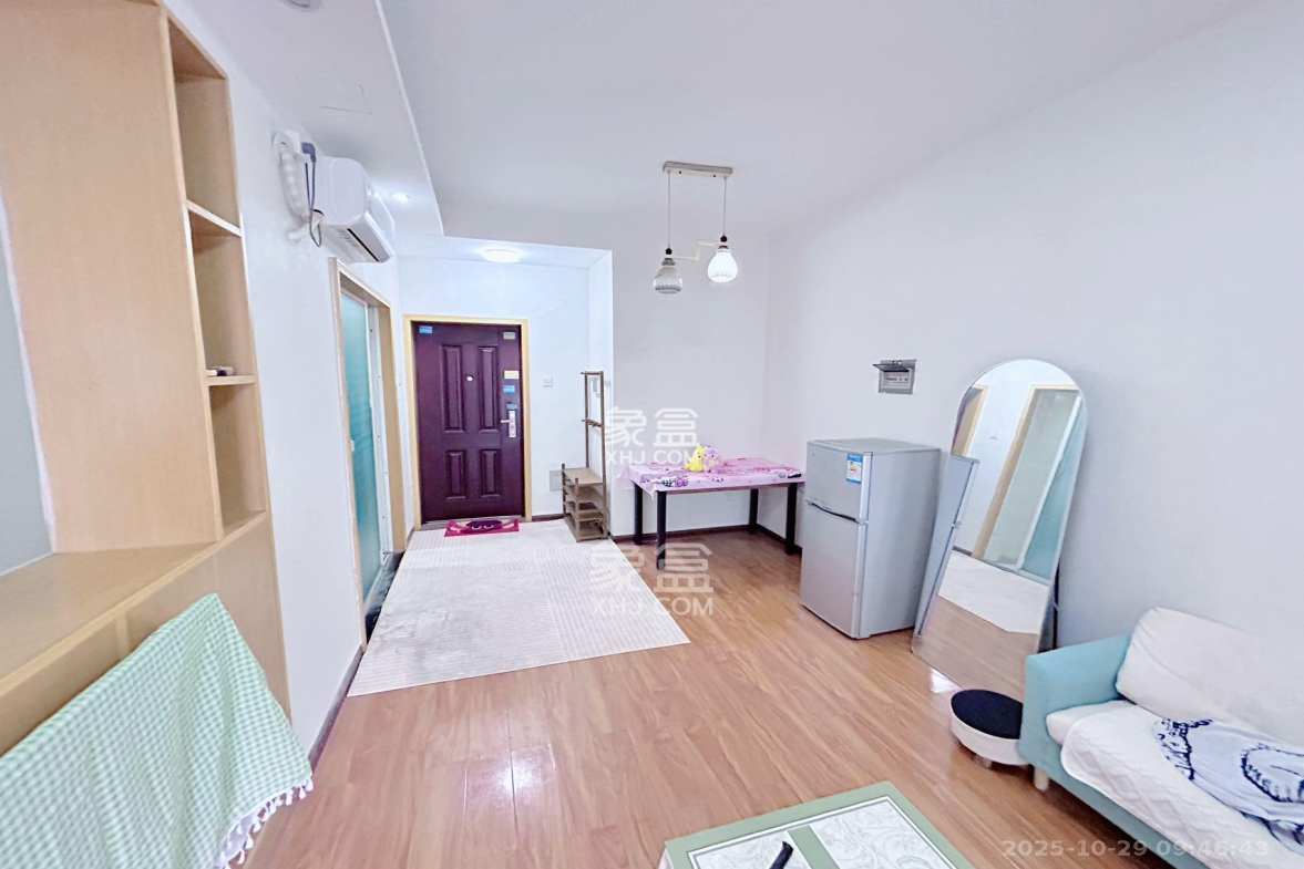 金领家族 1室1厅1卫 1600.0元/月 金领家族 1室1厅1卫 1600.0元/月室内图