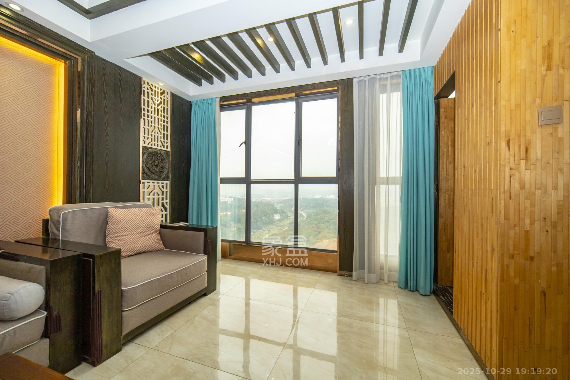 悦湖山 3室2厅1卫 66.8万 悦湖山 3室2厅1卫 66.8万阳台