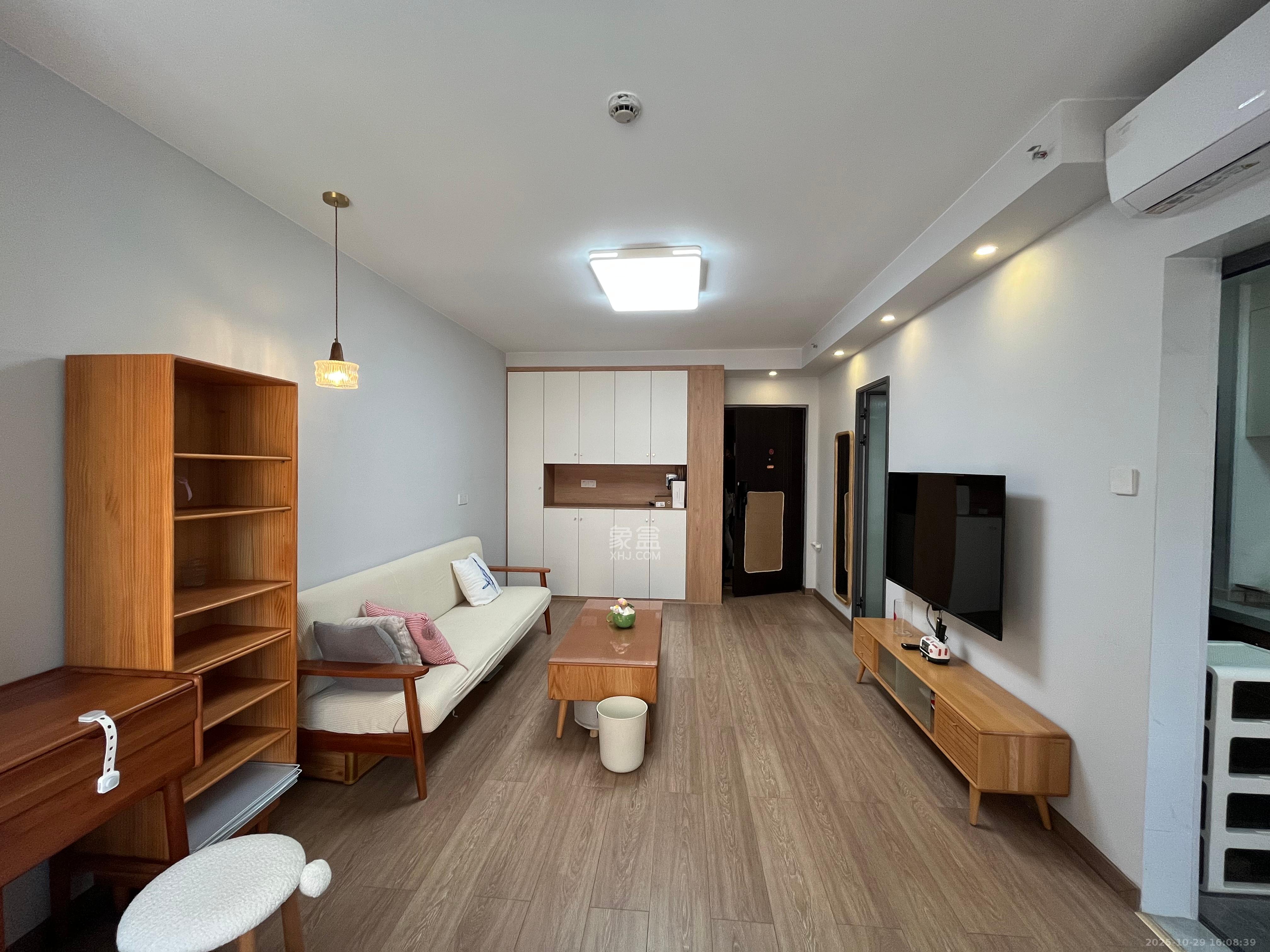 鑫远揽悦(鑫远和城三期)  1室1厅1卫    1800.0元/月 鑫远揽悦(鑫远和城三期)  1室1厅1卫    1800.0元/月室内图1