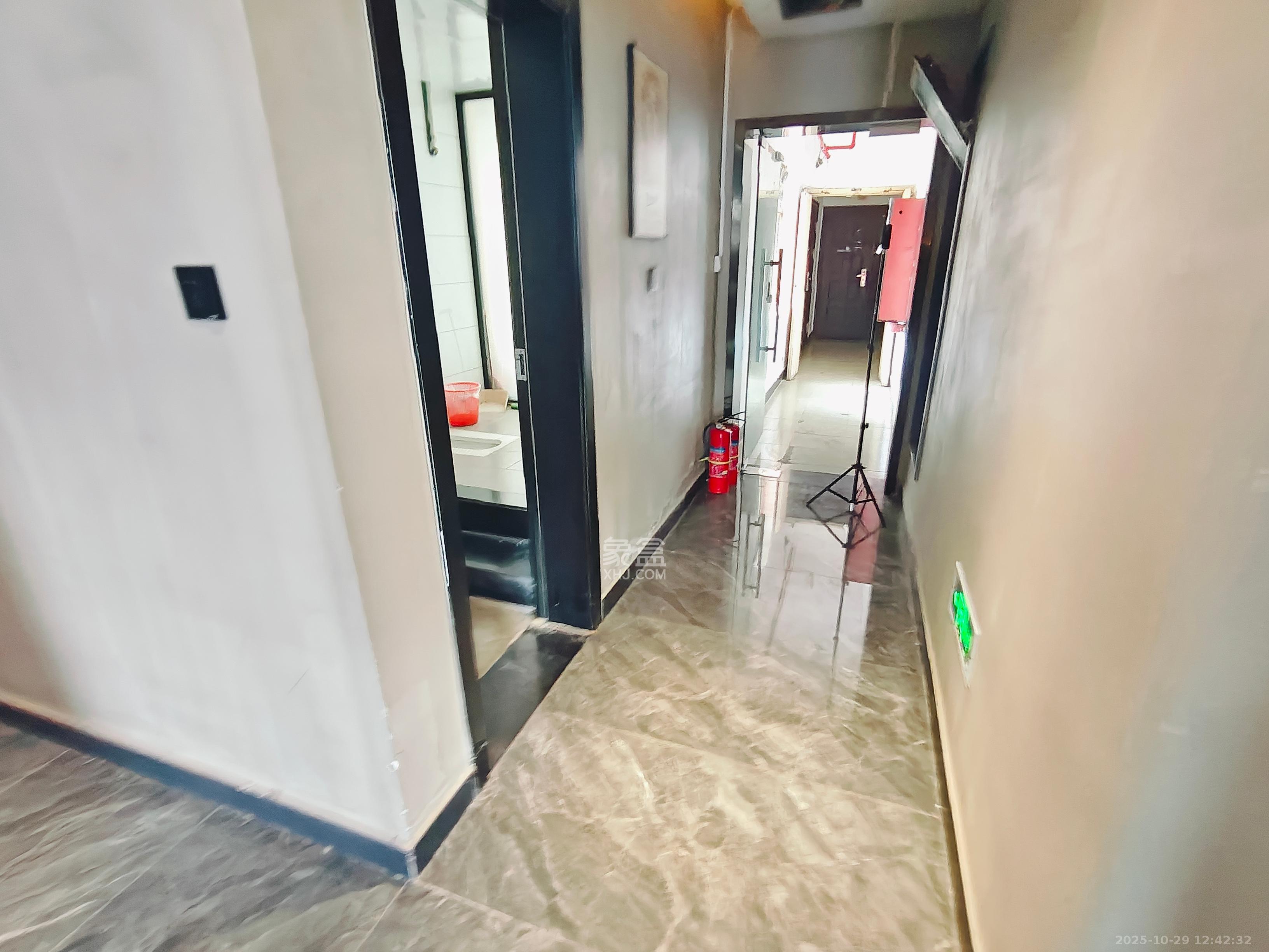 王府井公寓（福源公寓）  5室2厅1卫    4600.0元/月室内图