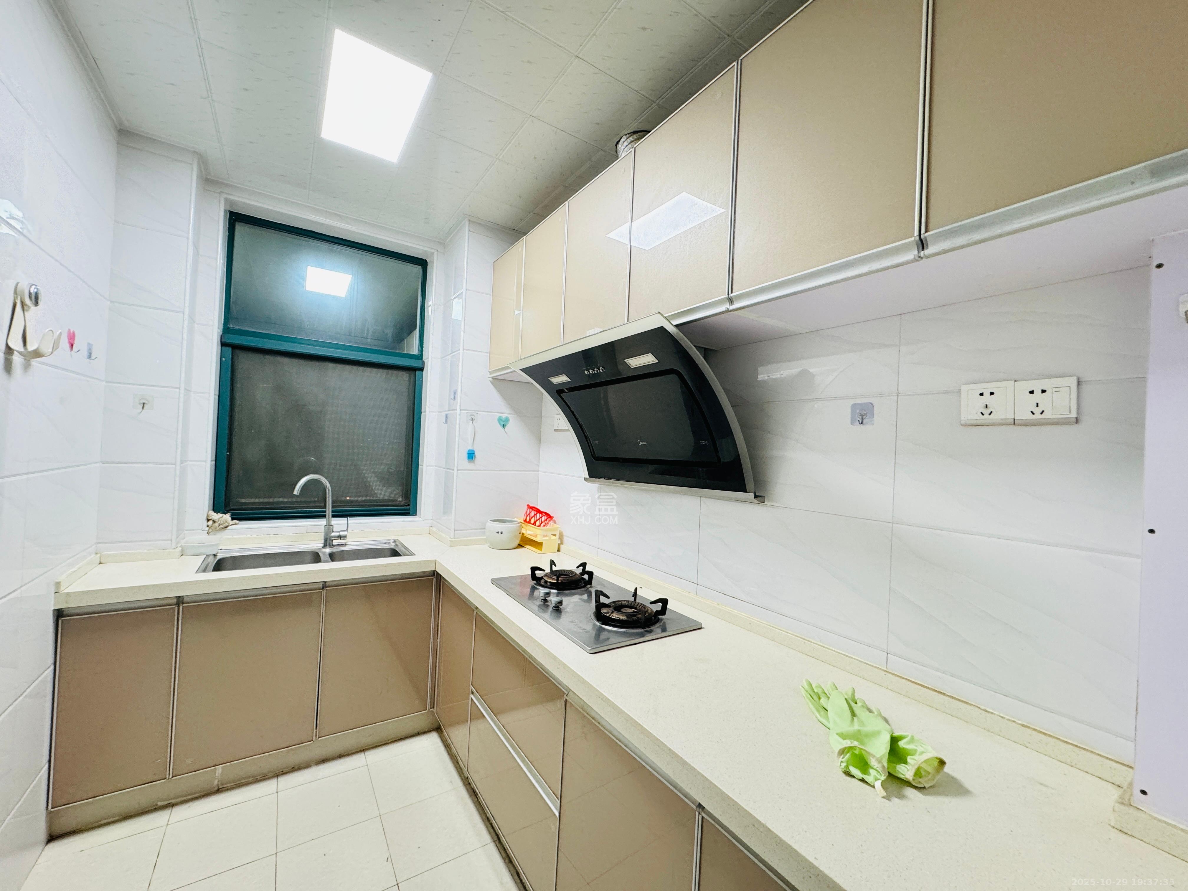 湖韵佳苑  3室2厅2卫    3800.0元/月 湖韵佳苑  3室2厅2卫    3800.0元/月室内图