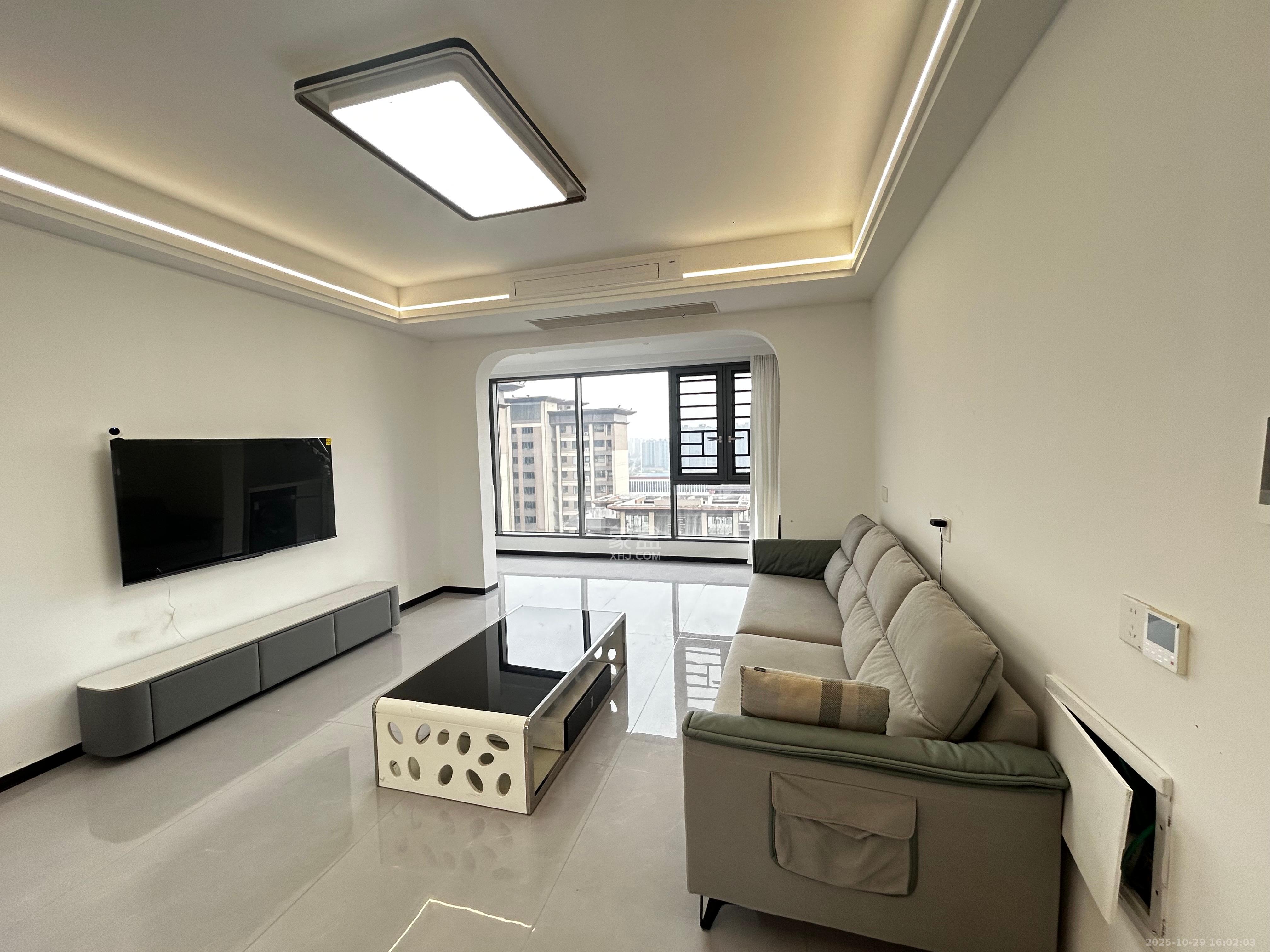 汉唐世家一期  3室2厅2卫    2600.0元/月 汉唐世家一期  3室2厅2卫    2600.0元/月室内图