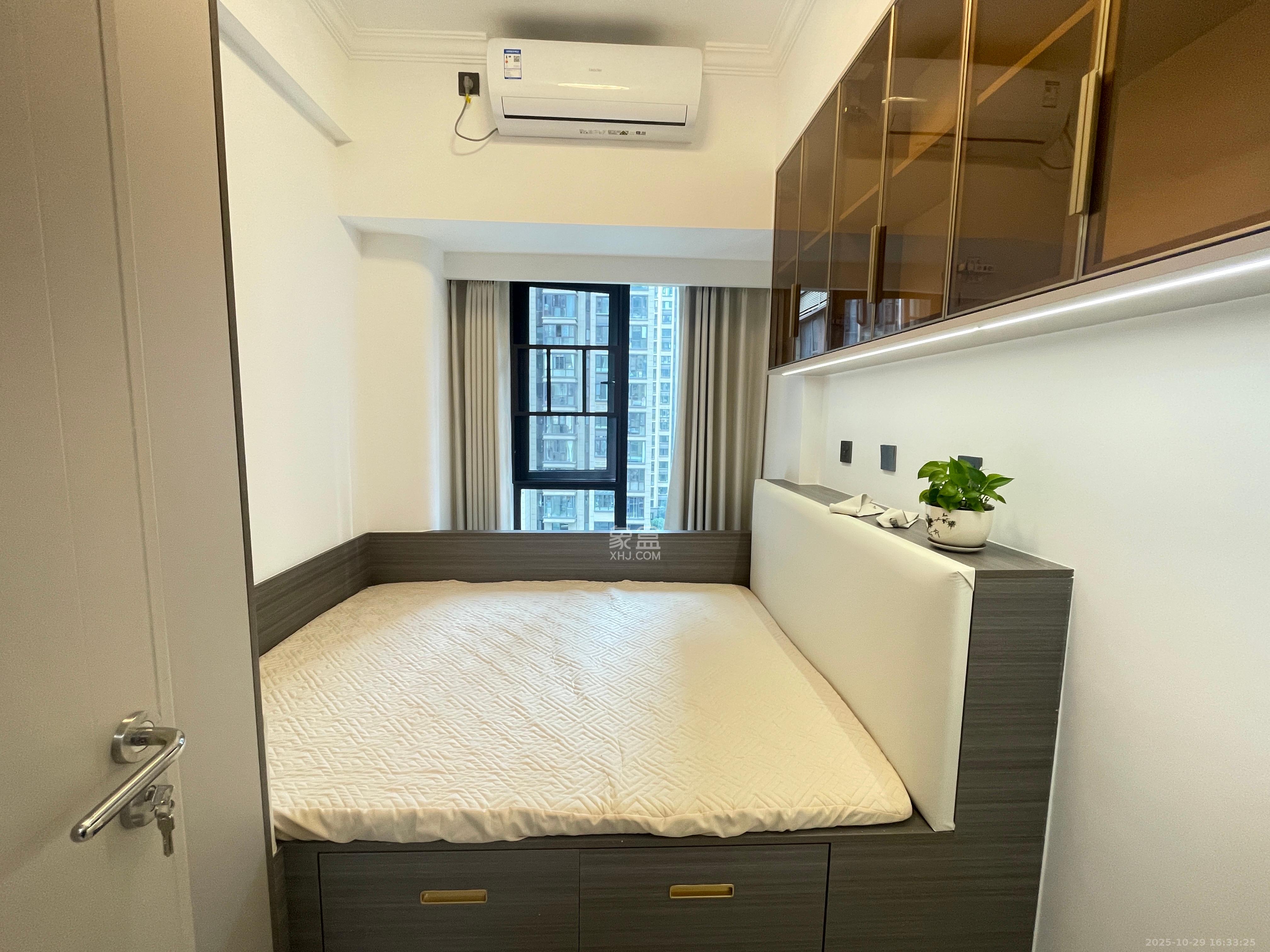 南益名士豪庭  2室1厅1卫    2500.0元/月 南益名士豪庭  2室1厅1卫    2500.0元/月室内图