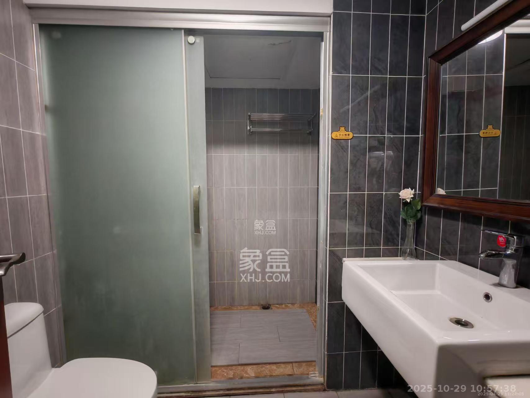 天元涉外景园B区  1室1厅1卫    1200.0元/月室内图