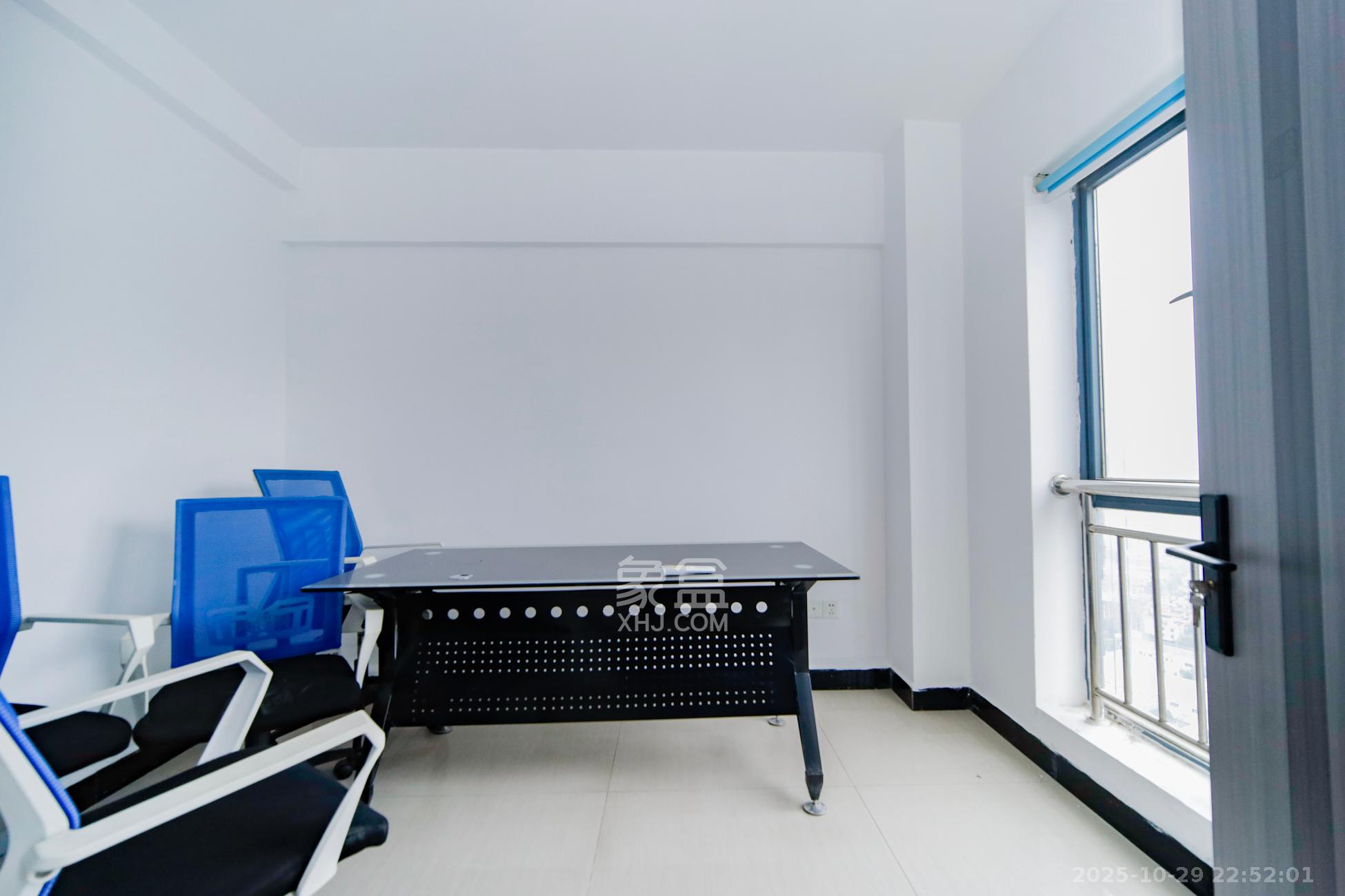 亚商国际  2室1厅1卫    43.0万卧室