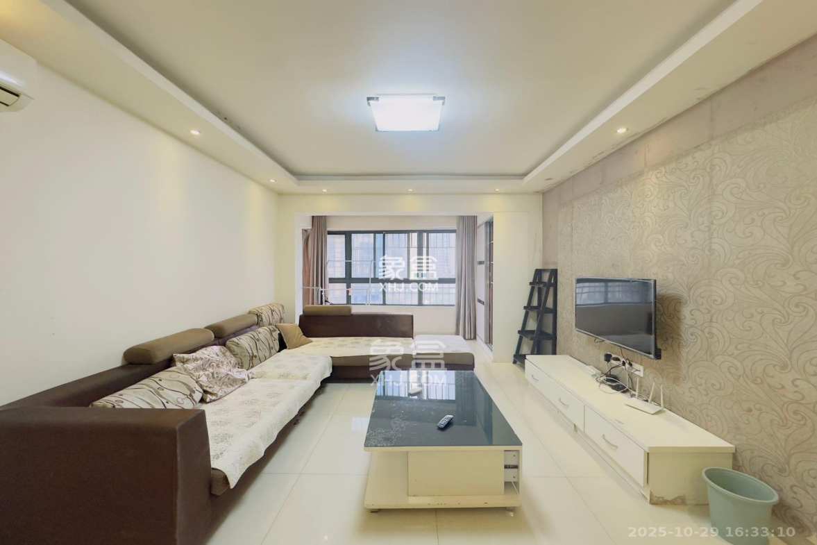 保利麓谷林语C区  1室0厅0卫    2200.0元/月 保利麓谷林语C区  1室0厅0卫    2200.0元/月室内图1