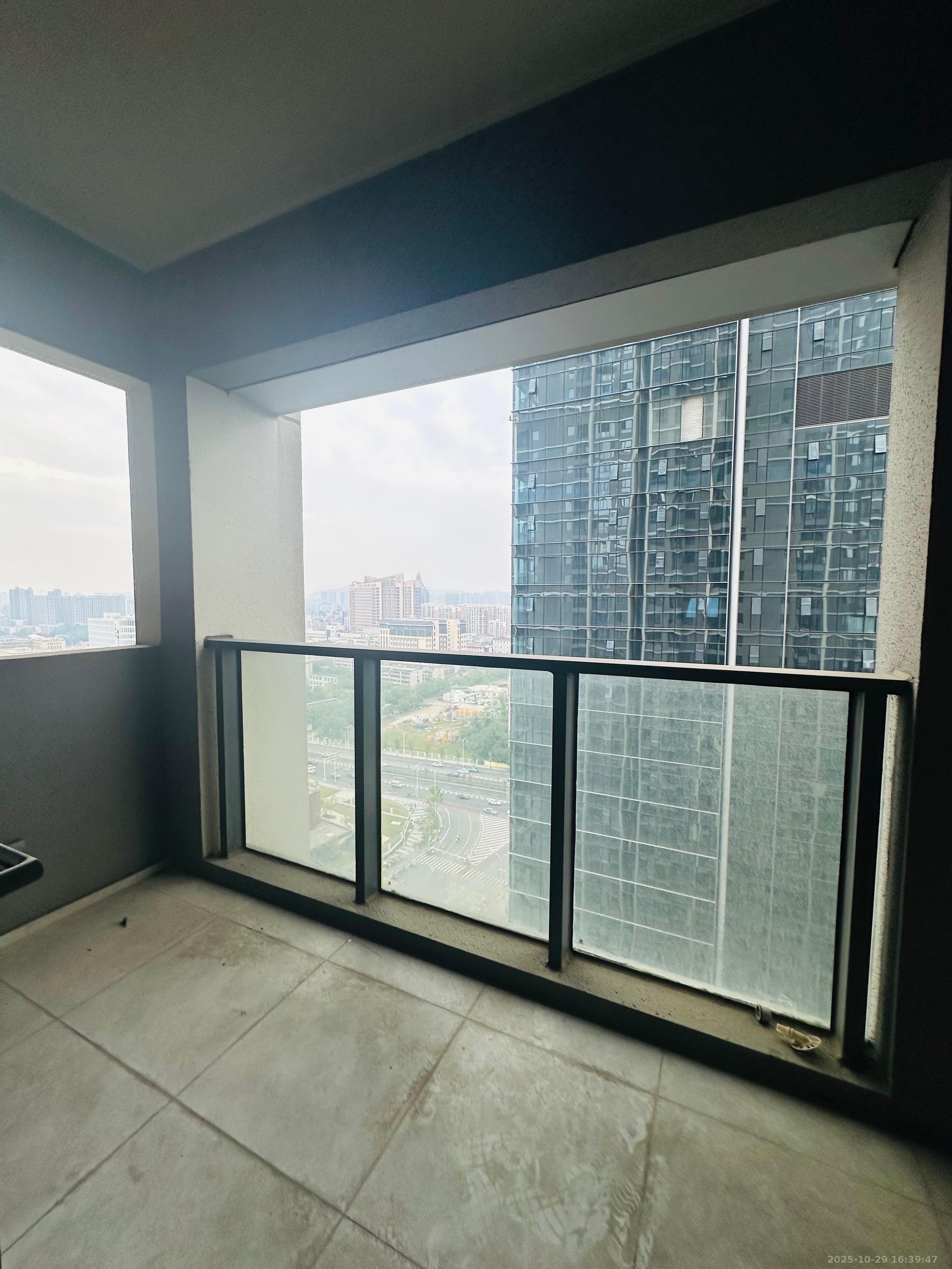 长沙悦府(华润万象城)  4室2厅3卫    12000.0元/月 长沙悦府(华润万象城)  4室2厅3卫    12000.0元/月室内图