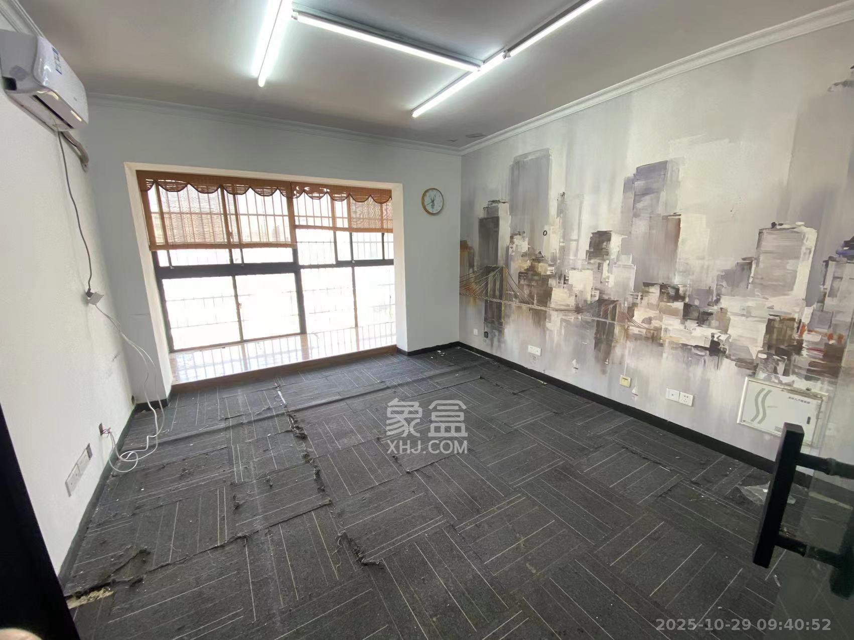 华城广场 3室2厅1卫 2950.0元/月 华城广场 3室2厅1卫 2950.0元/月室内图