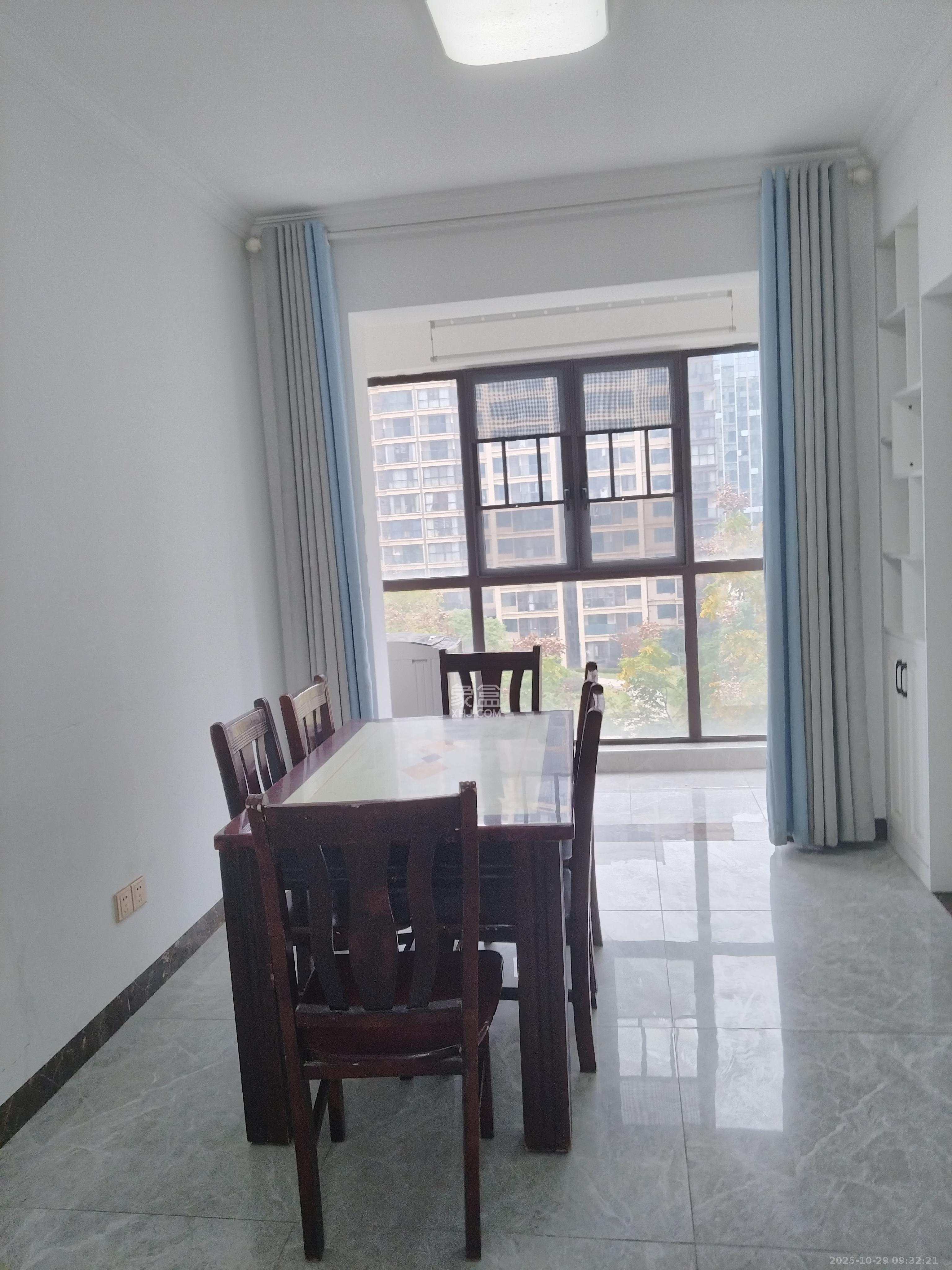 福天藏郡院子  4室2厅2卫    1900.0元/月 福天藏郡院子  4室2厅2卫    1900.0元/月室内图