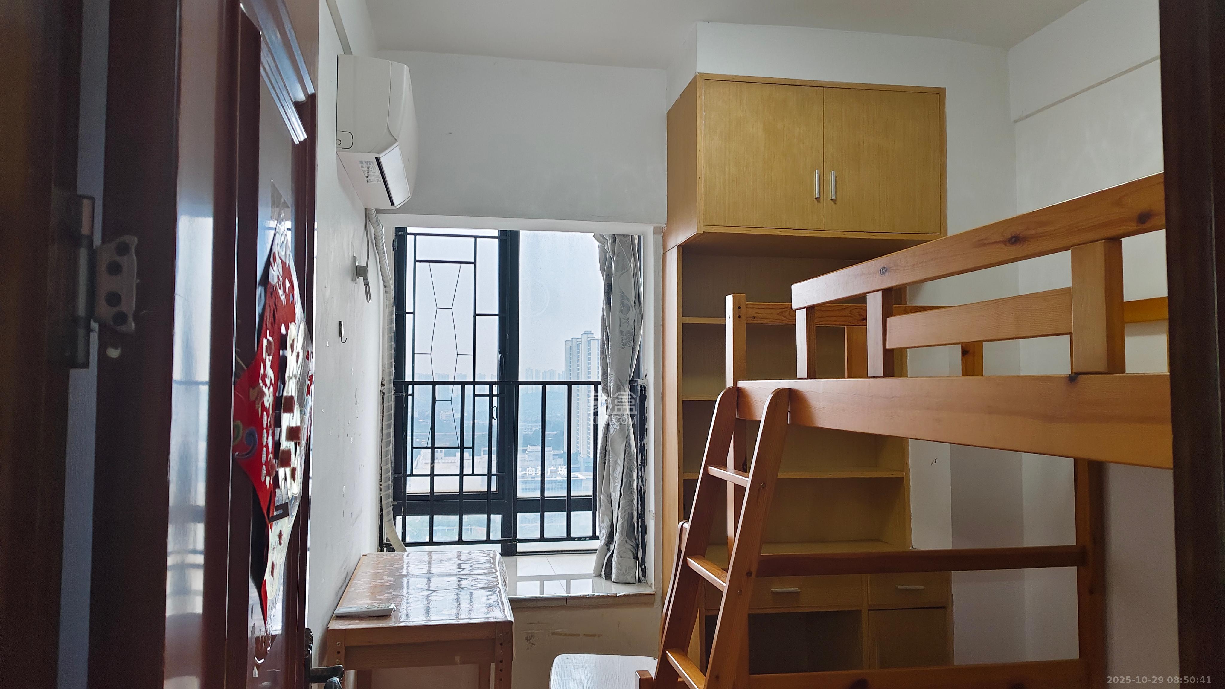 极目楚天  2室2厅1卫    1700.0元/月 极目楚天  2室2厅1卫    1700.0元/月室内图