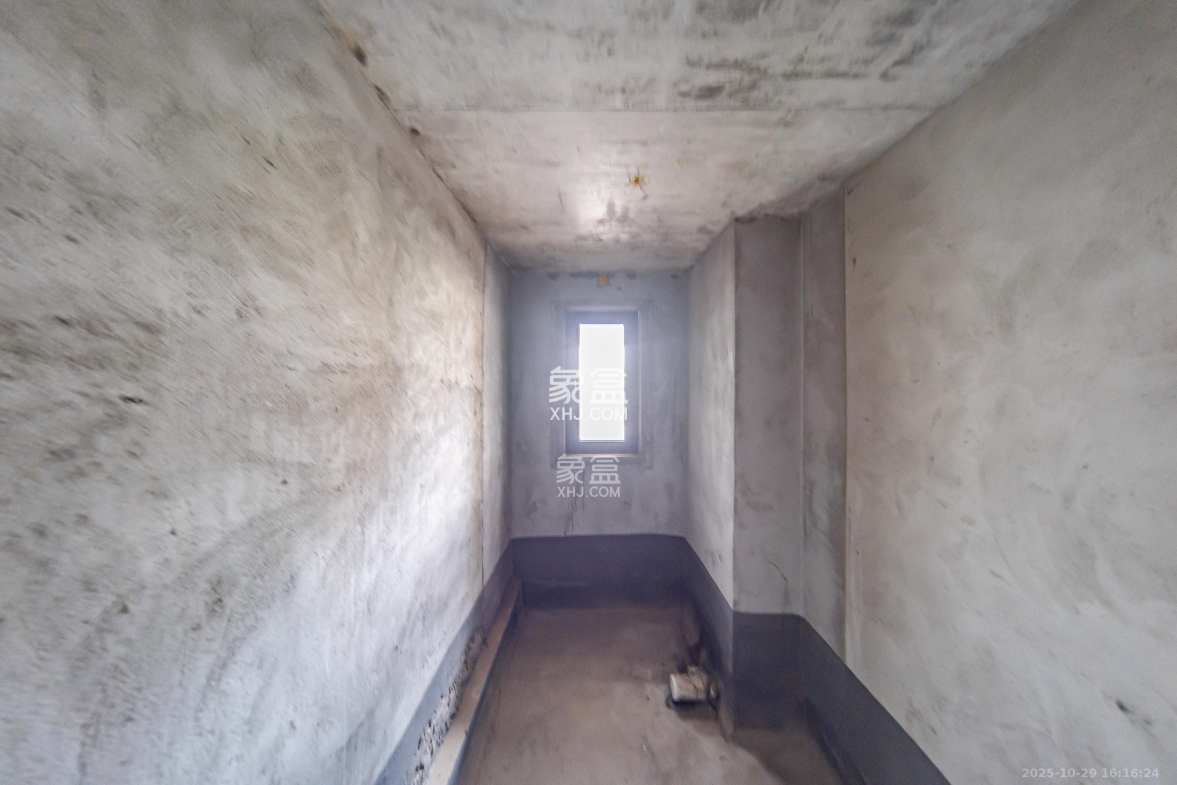 梦想滨江左岸 4室2厅2卫 65.0万 梦想滨江左岸 4室2厅2卫 65.0万卫生间