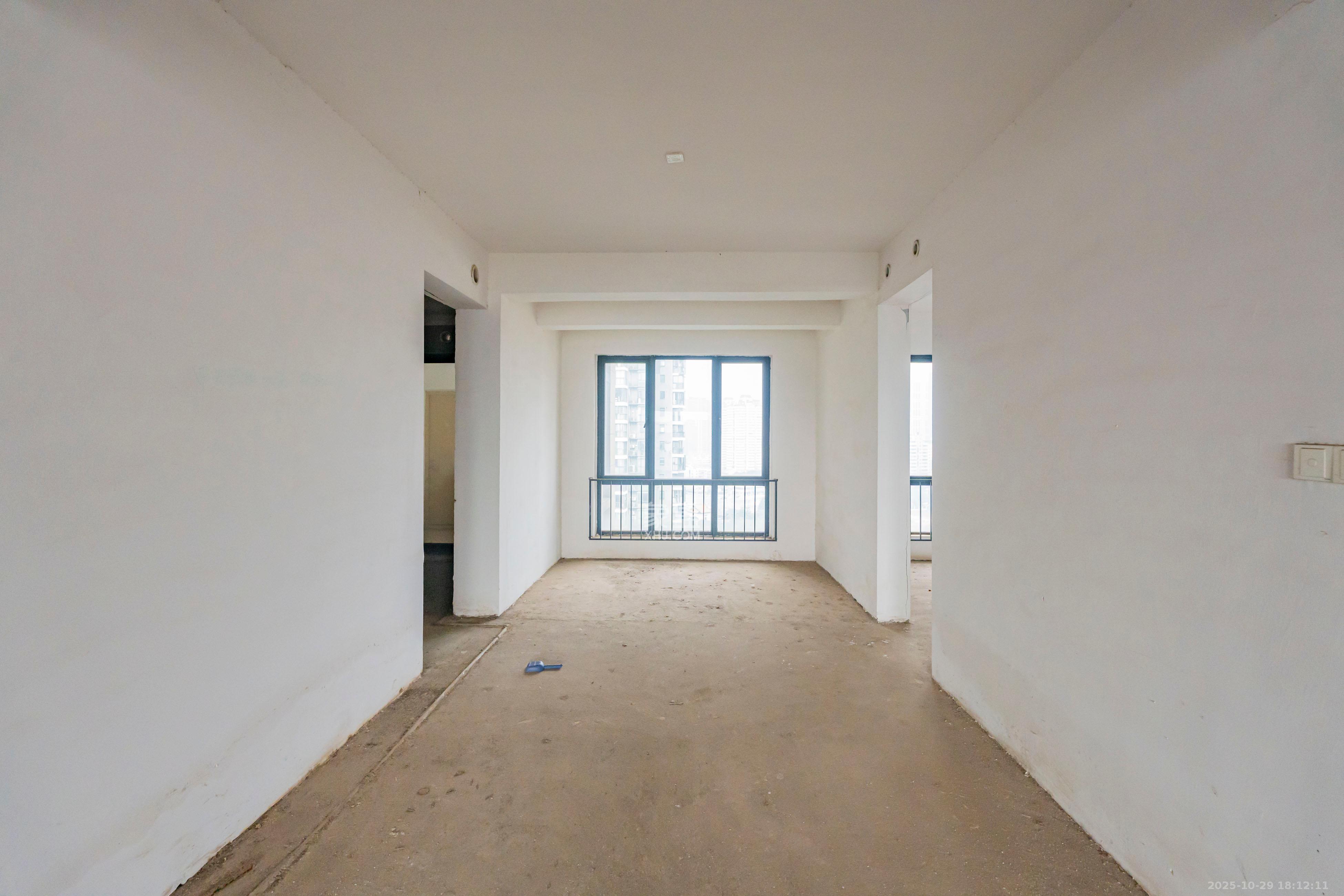 复地崑玉国际一期  4室2厅2卫    290.0万 复地崑玉国际一期  4室2厅2卫    290.0万客厅