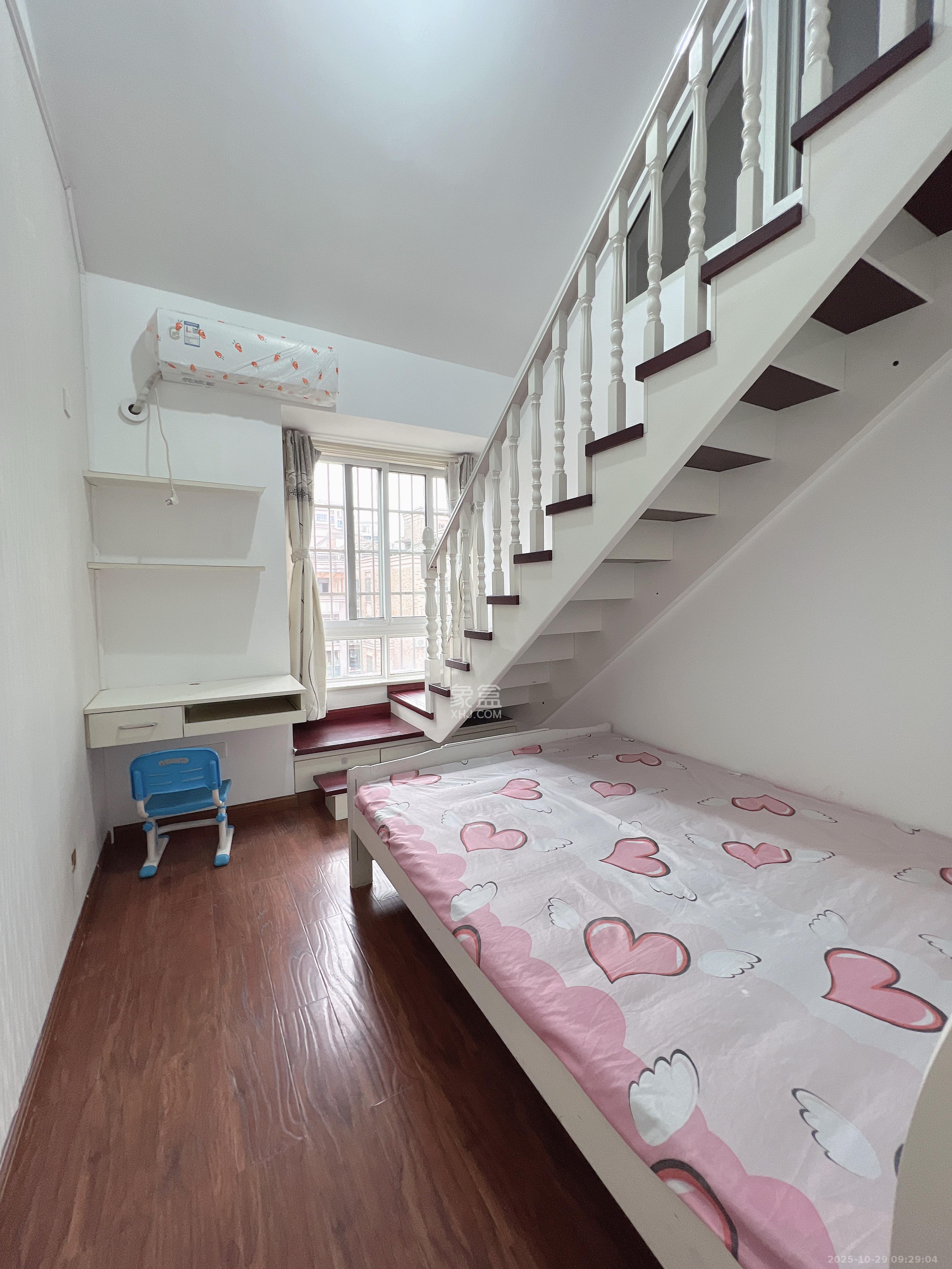 山水湾  3室2厅1卫    1900.0元/月室内图