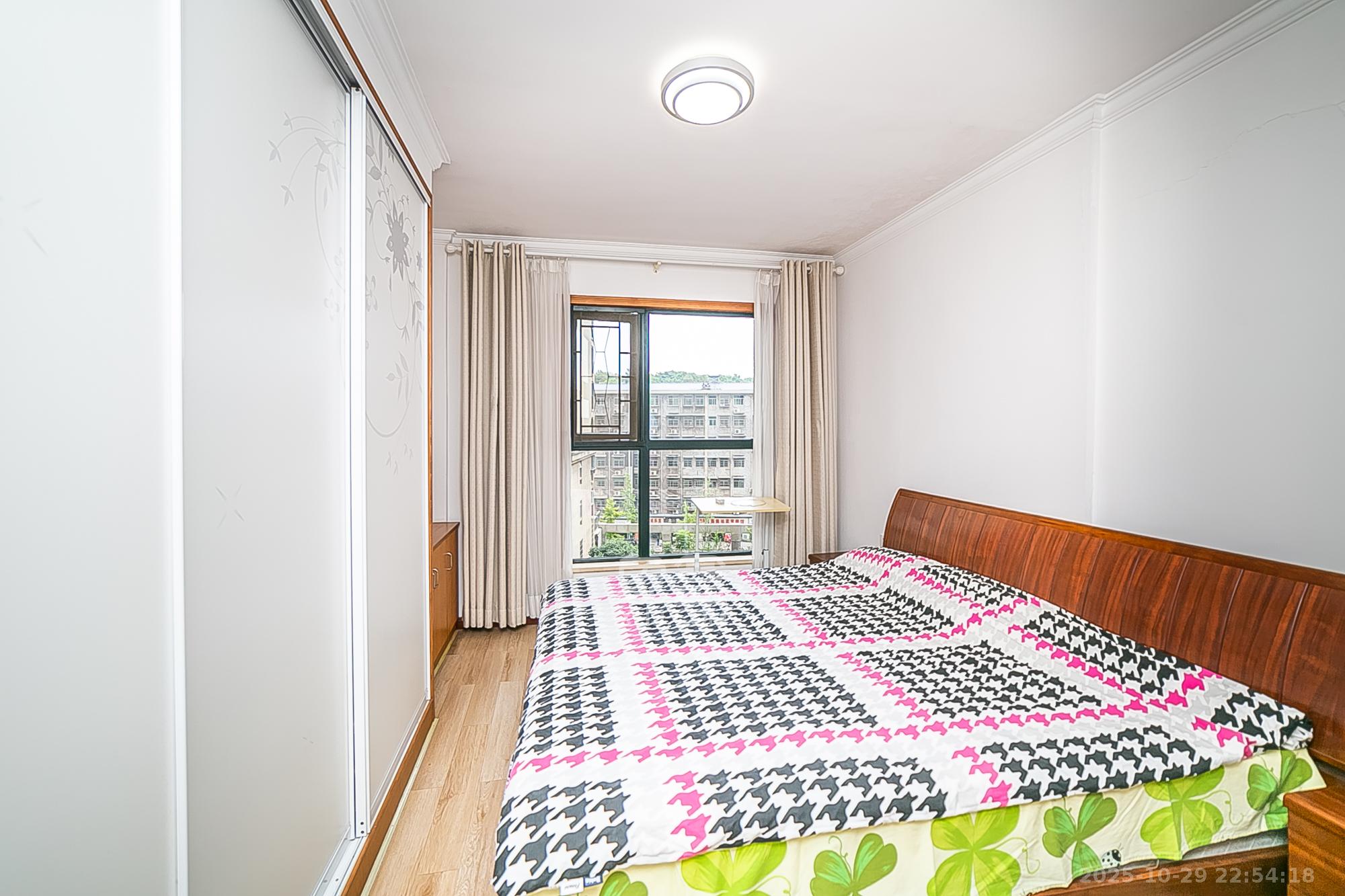 湘江锦绣  3室2厅1卫    98.0万卧室