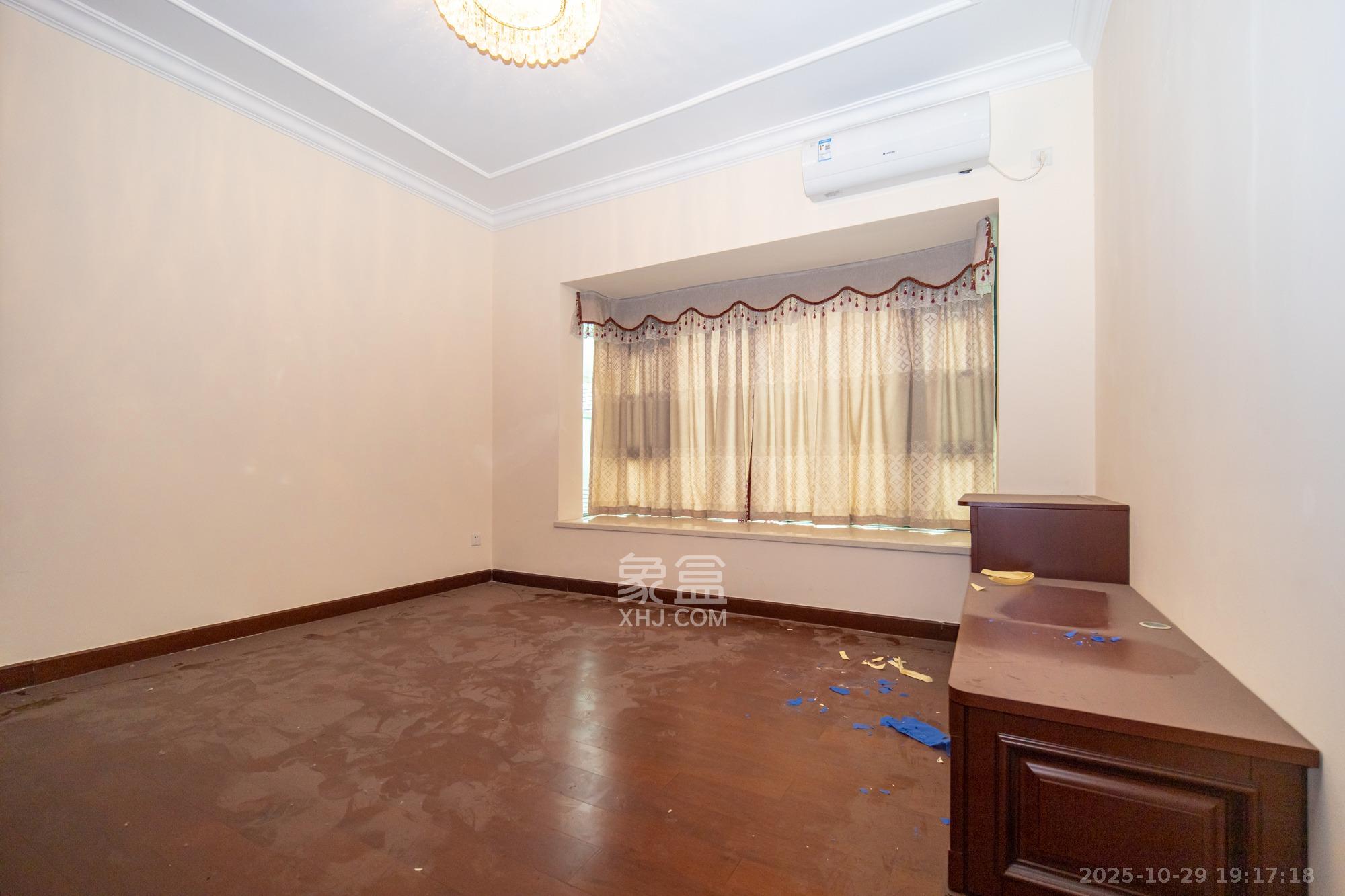 恒大雅苑  1室0厅0卫    100.0万卧室