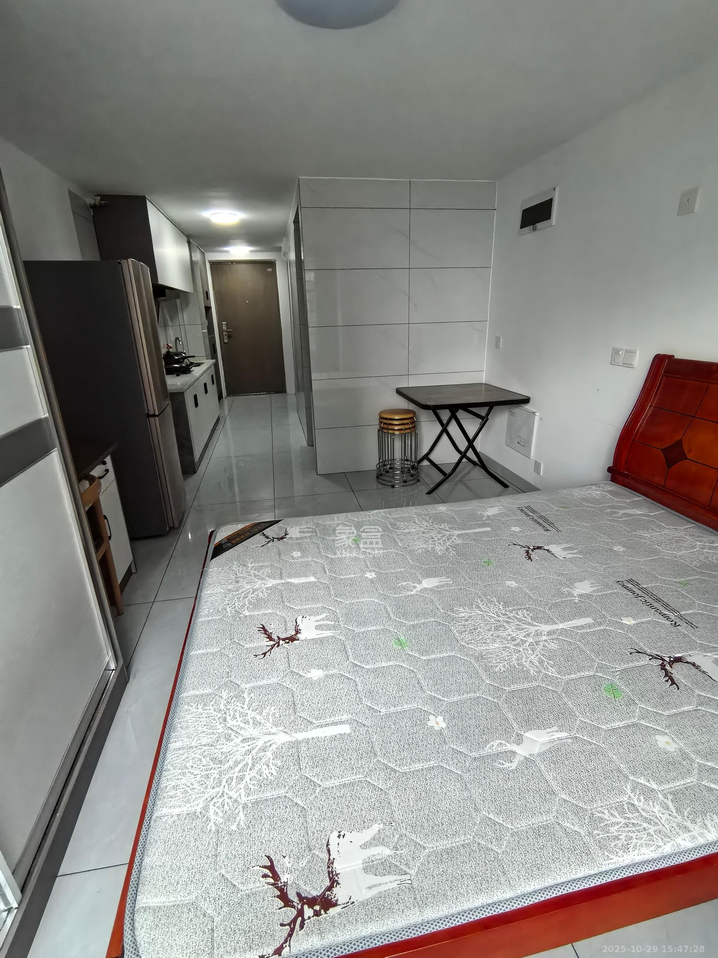 新城悦隽公园  1室0厅0卫    1500.0元/月 新城悦隽公园  1室0厅0卫    1500.0元/月室内图1