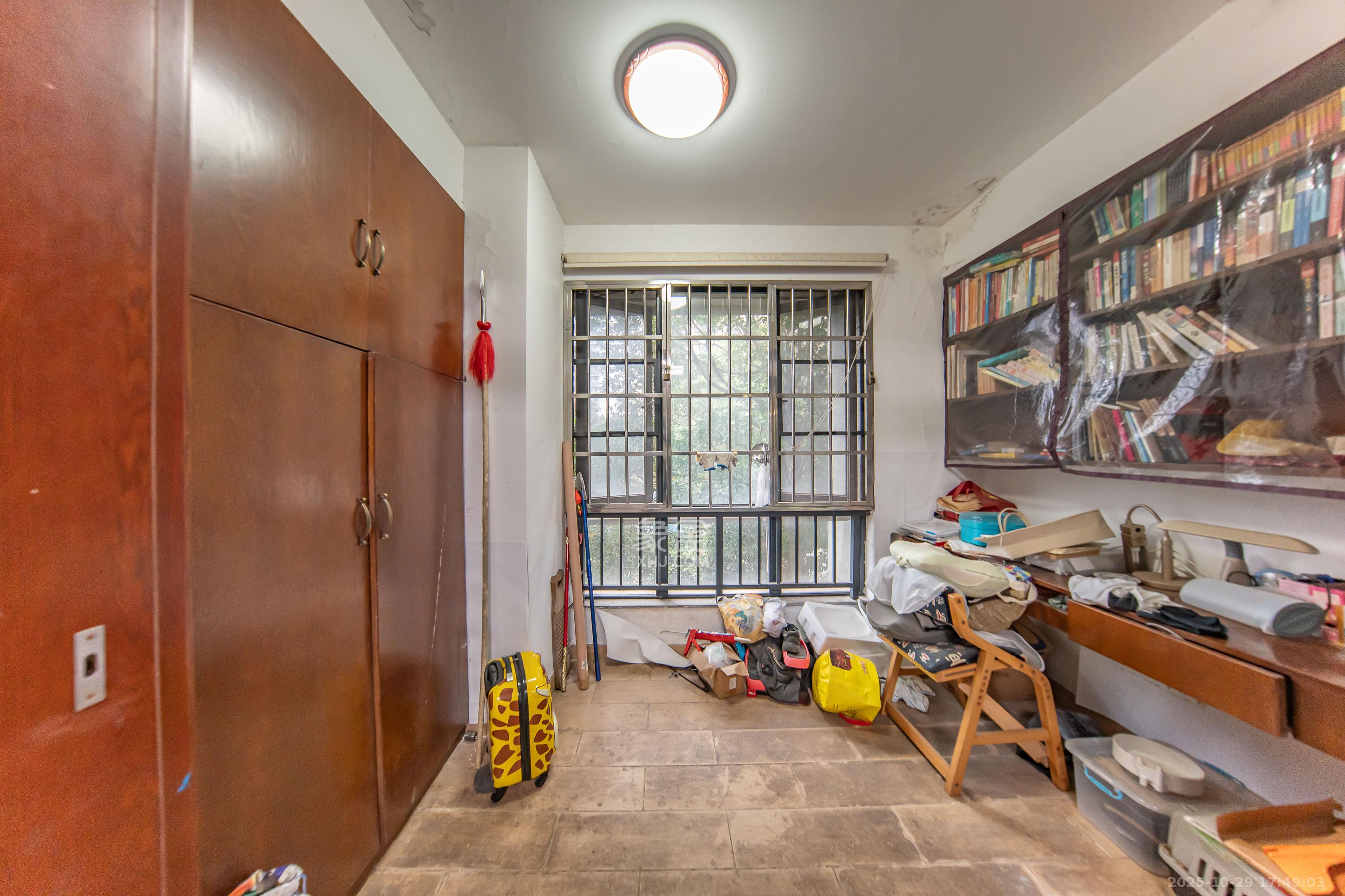 中建麓山和苑 3室2厅2卫 75.0万 中建麓山和苑 3室2厅2卫 75.0万阳台