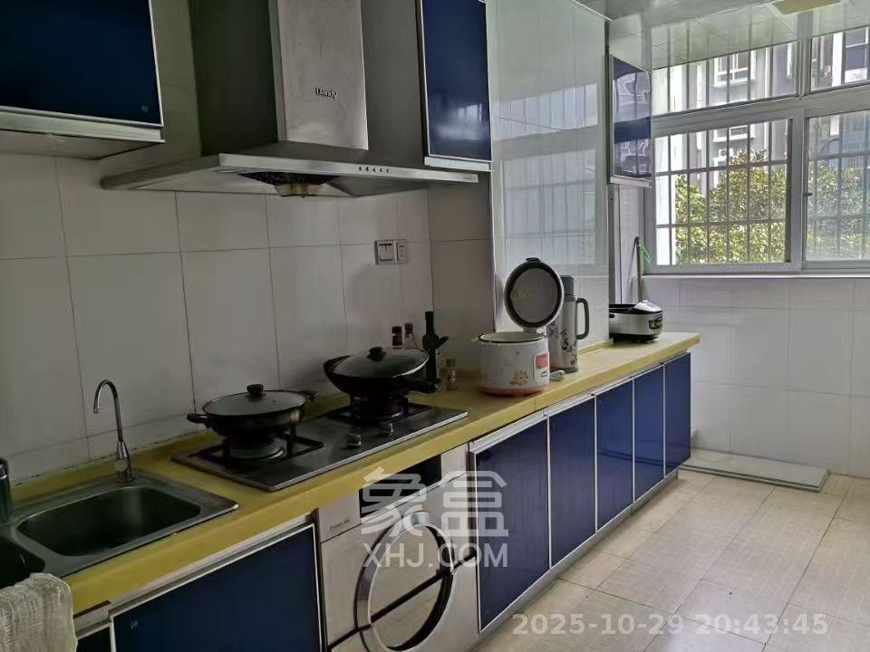 生活艺术城  3室2厅2卫    2300.0元/月室内图