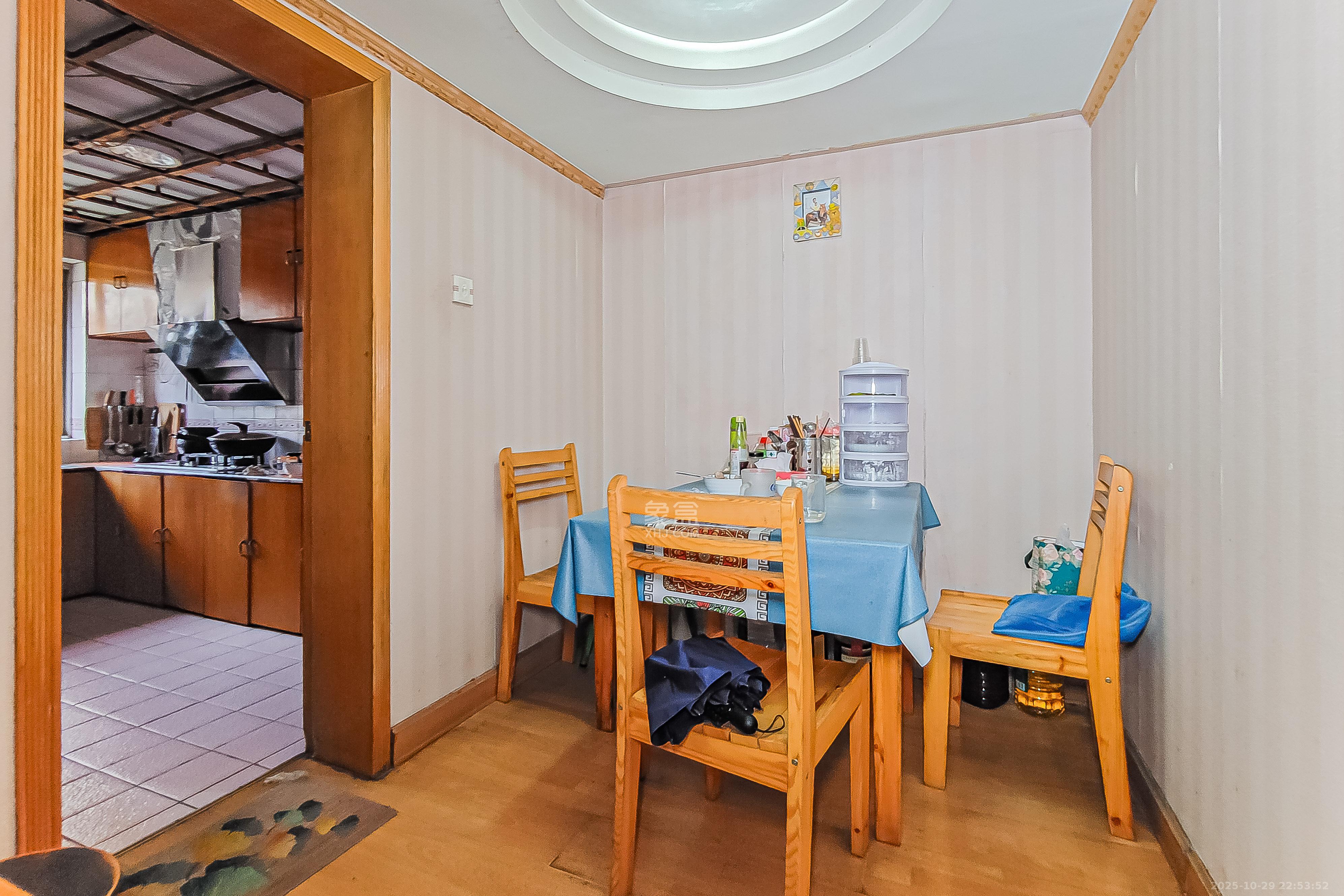 湘银公寓  2室2厅1卫    50.0万 湘银公寓  2室2厅1卫    50.0万客厅