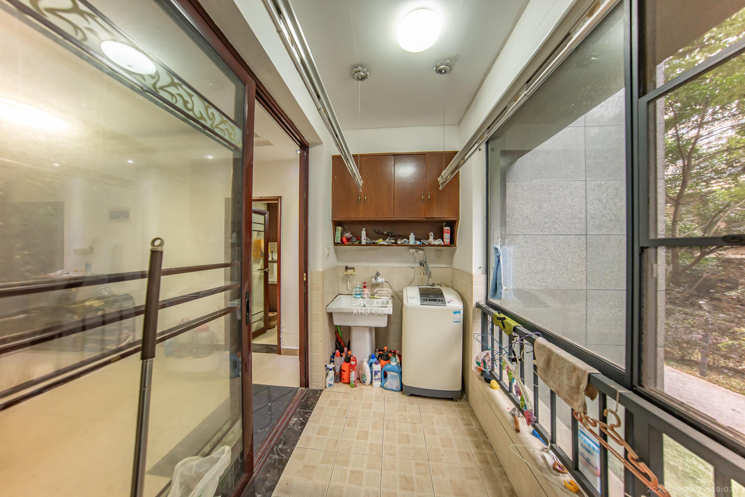 中建麓山和苑  3室2厅2卫    75.0万阳台