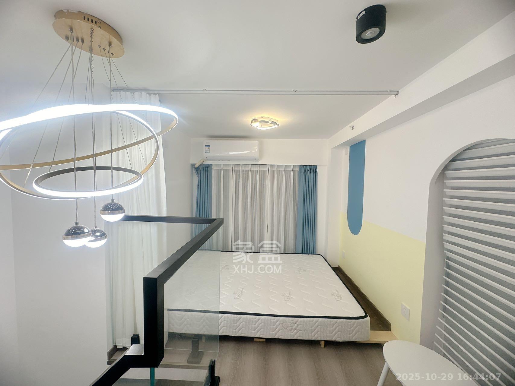 卓越中寰 2室1厅1卫 2200.0元/月 卓越中寰 2室1厅1卫 2200.0元/月室内图