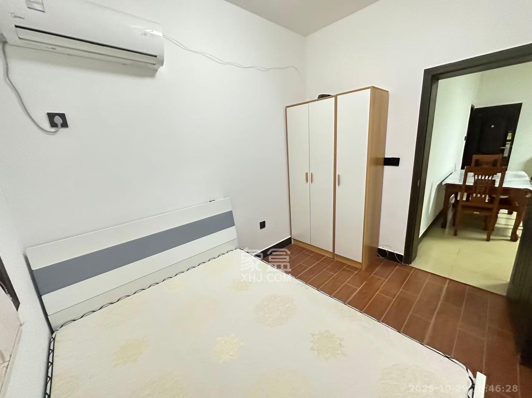 石岭小区A区  2室2厅1卫    1800.0元/月 石岭小区A区  2室2厅1卫    1800.0元/月室内图