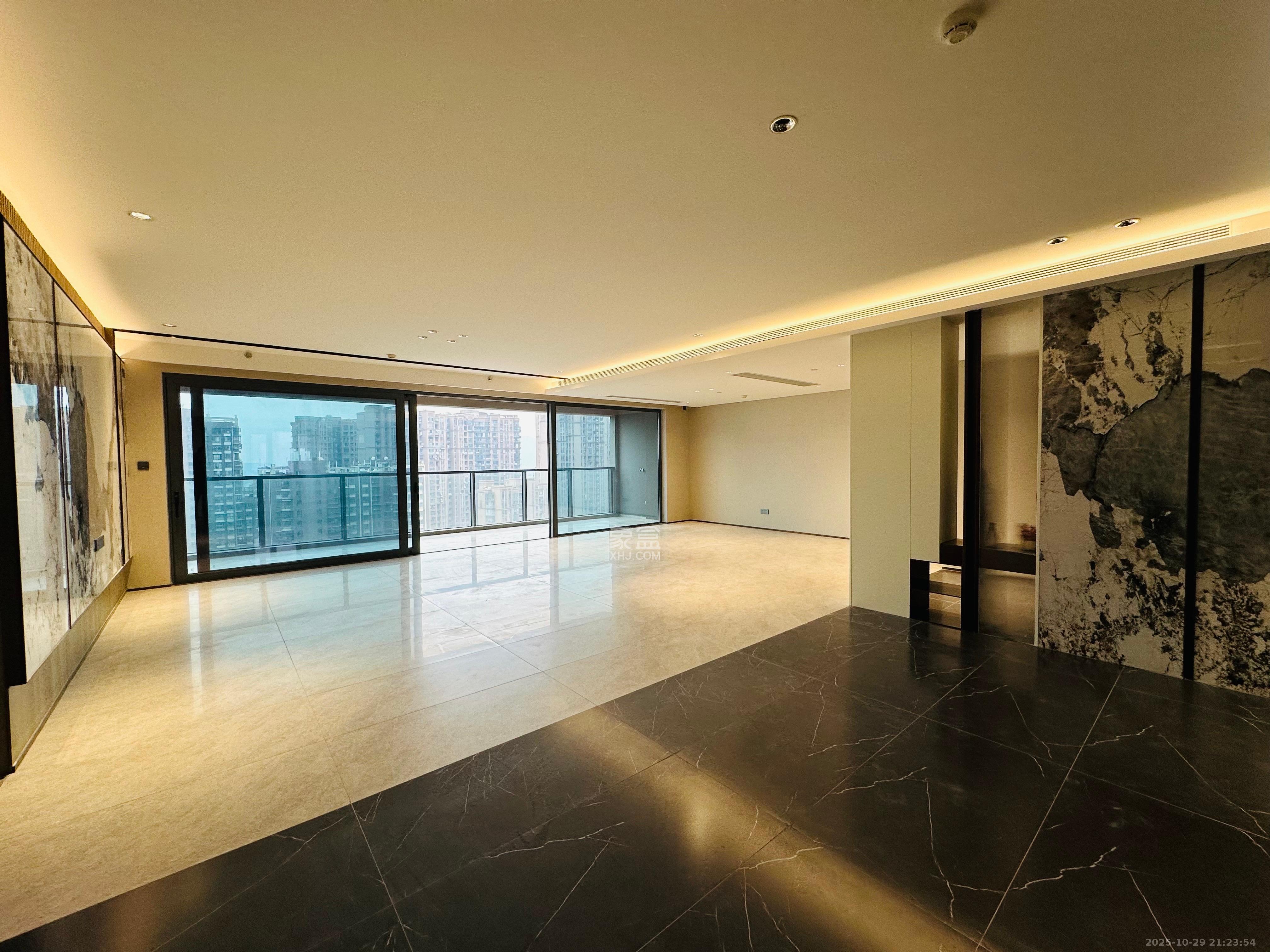 长沙悦府（华润万象城）  4室2厅1卫    14000.0元/月室内图