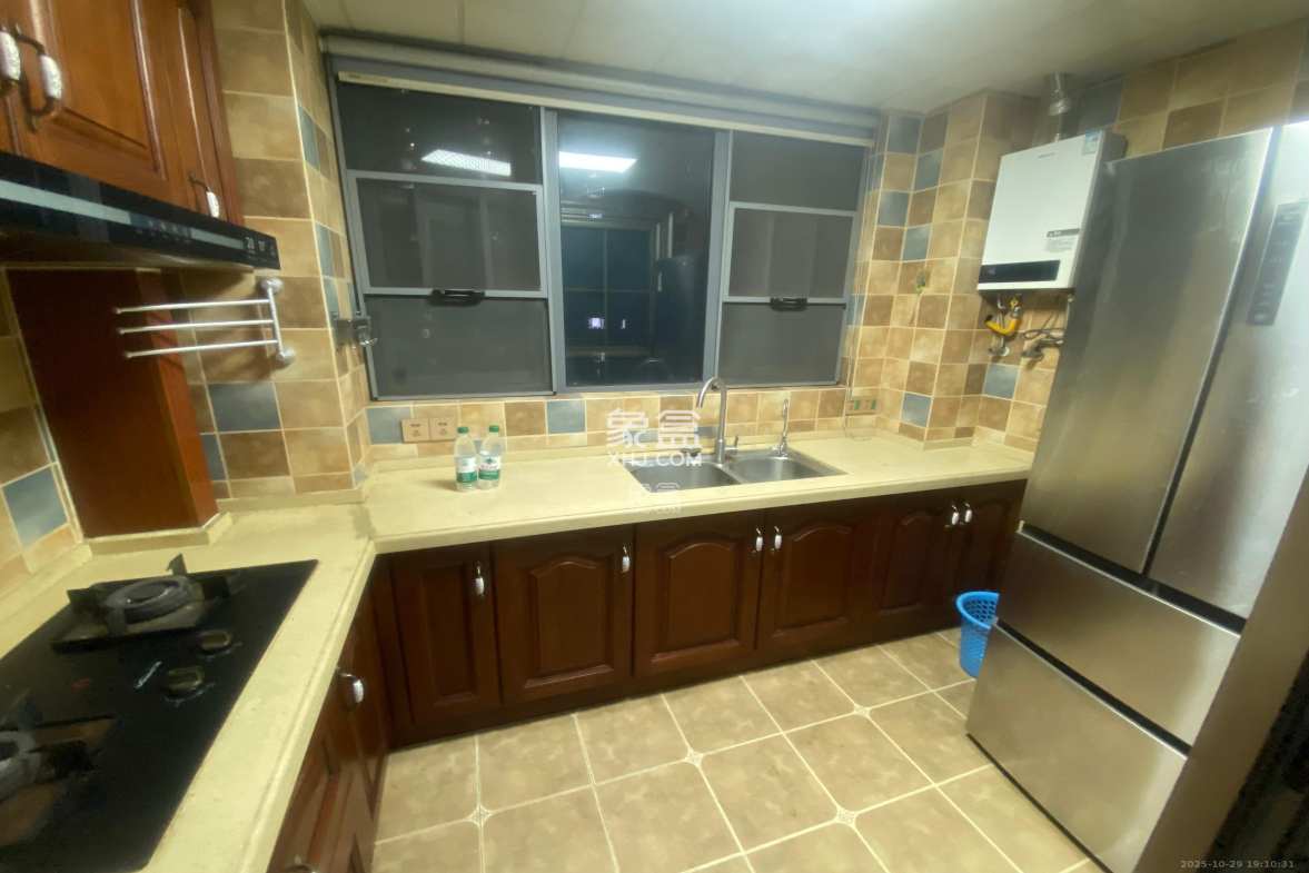 钱隆世家  2室2厅1卫    2000.0元/月 钱隆世家  2室2厅1卫    2000.0元/月室内图