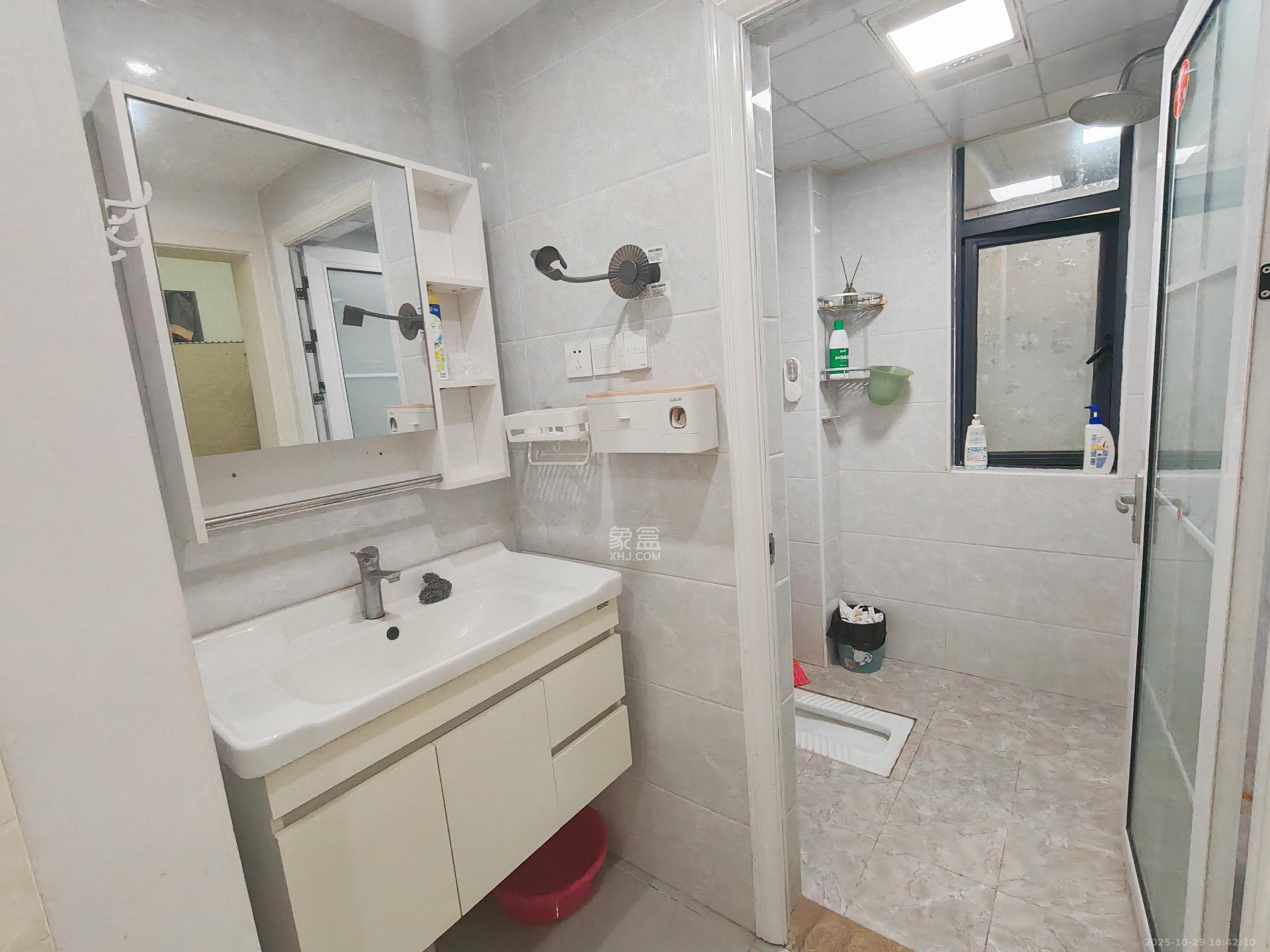 蓝山郡  3室2厅1卫    2200.0元/月室内图