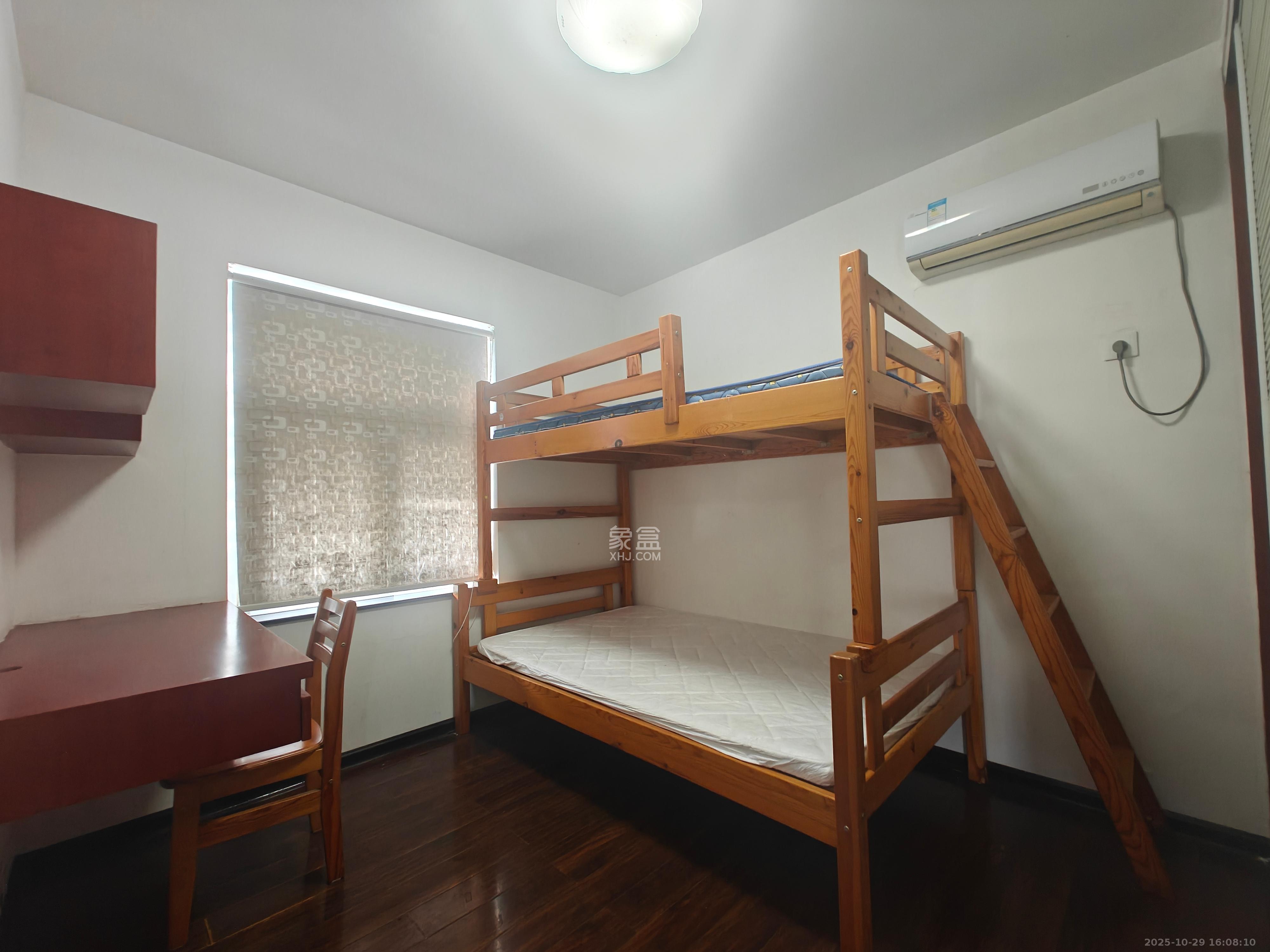 嘉盛华庭(一期、二期、三期) 2室1厅3卫 2100.0元/月 嘉盛华庭(一期、二期、三期) 2室1厅3卫 2100.0元/月室内图