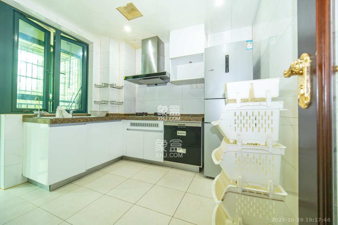 恒大雅苑 3室2厅2卫 112.0万 恒大雅苑 3室2厅2卫 112.0万厨房