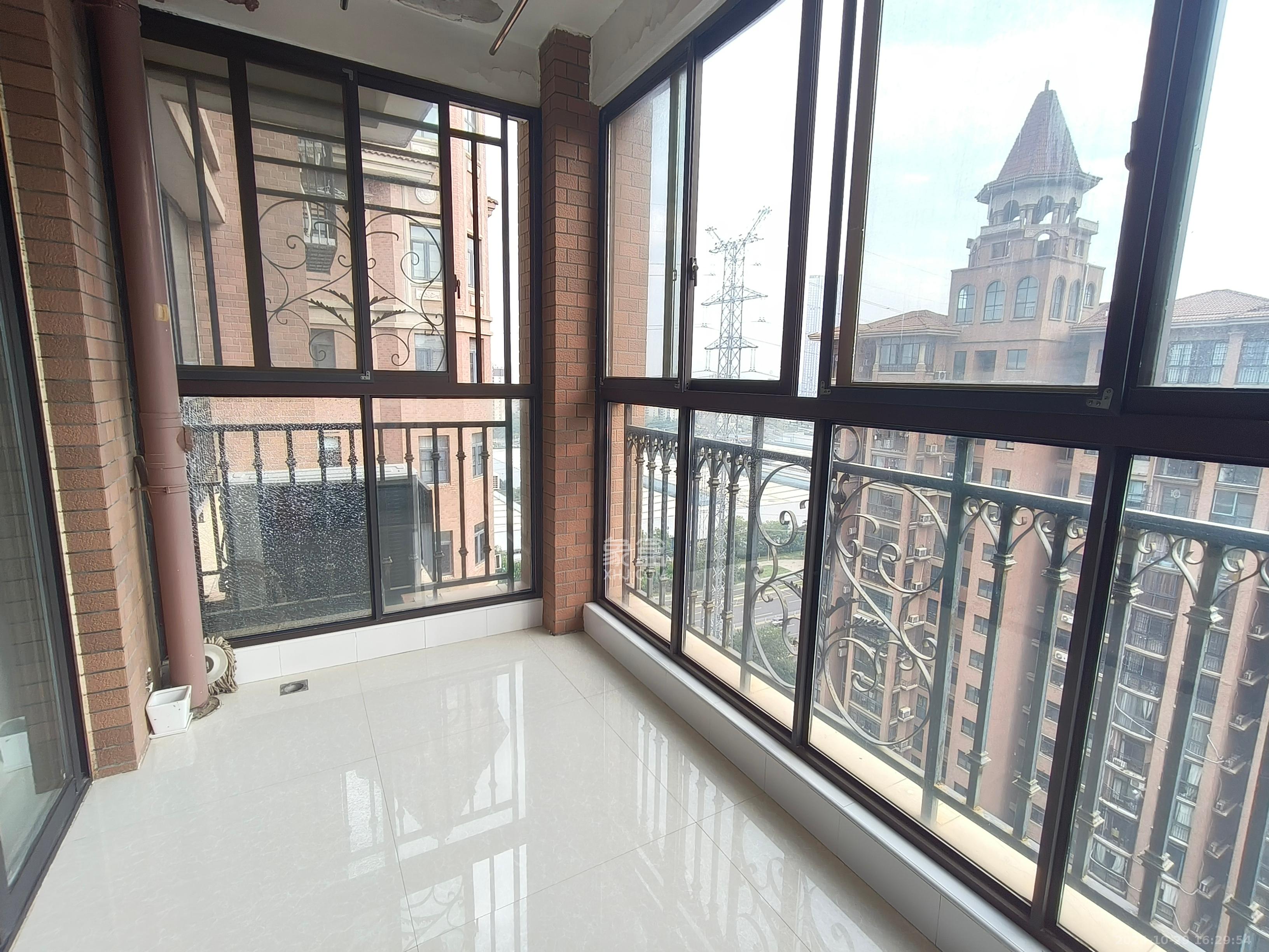 康桥长郡  2室2厅1卫    1600.0元/月室内图