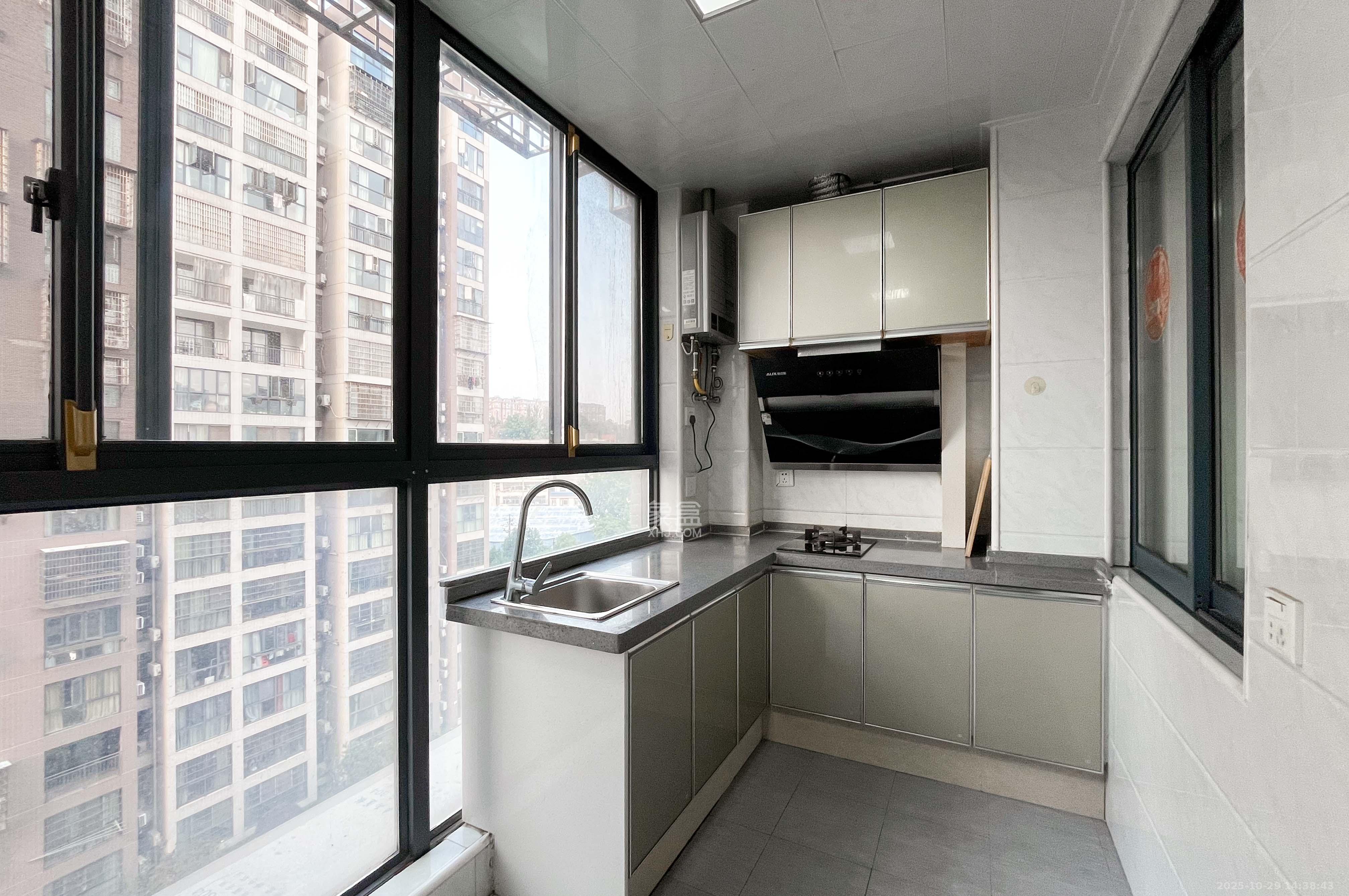 望兴景园二期(望兴西西里)  1室1厅1卫    33.0万 望兴景园二期(望兴西西里)  1室1厅1卫    33.0万厨房