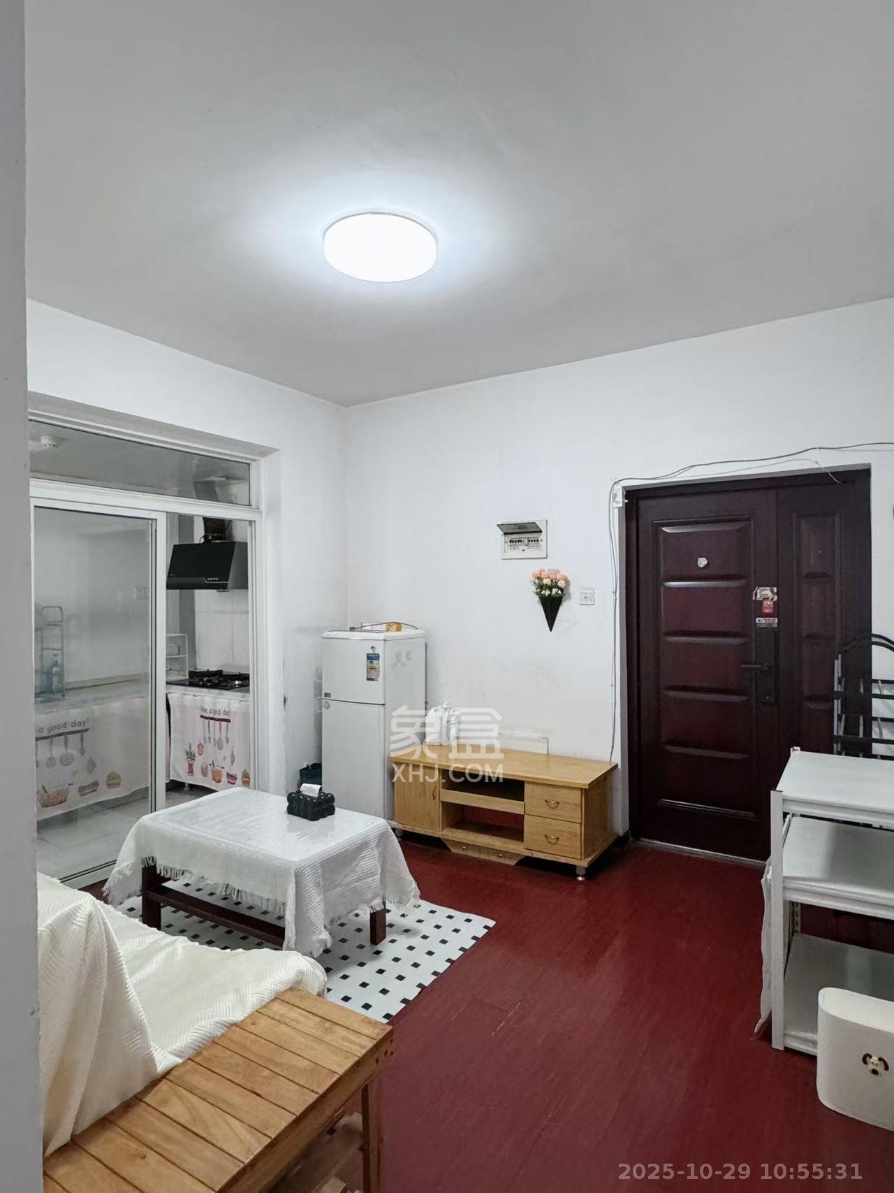 上东辛顿公寓  1室1厅1卫    1500.0元/月室内图