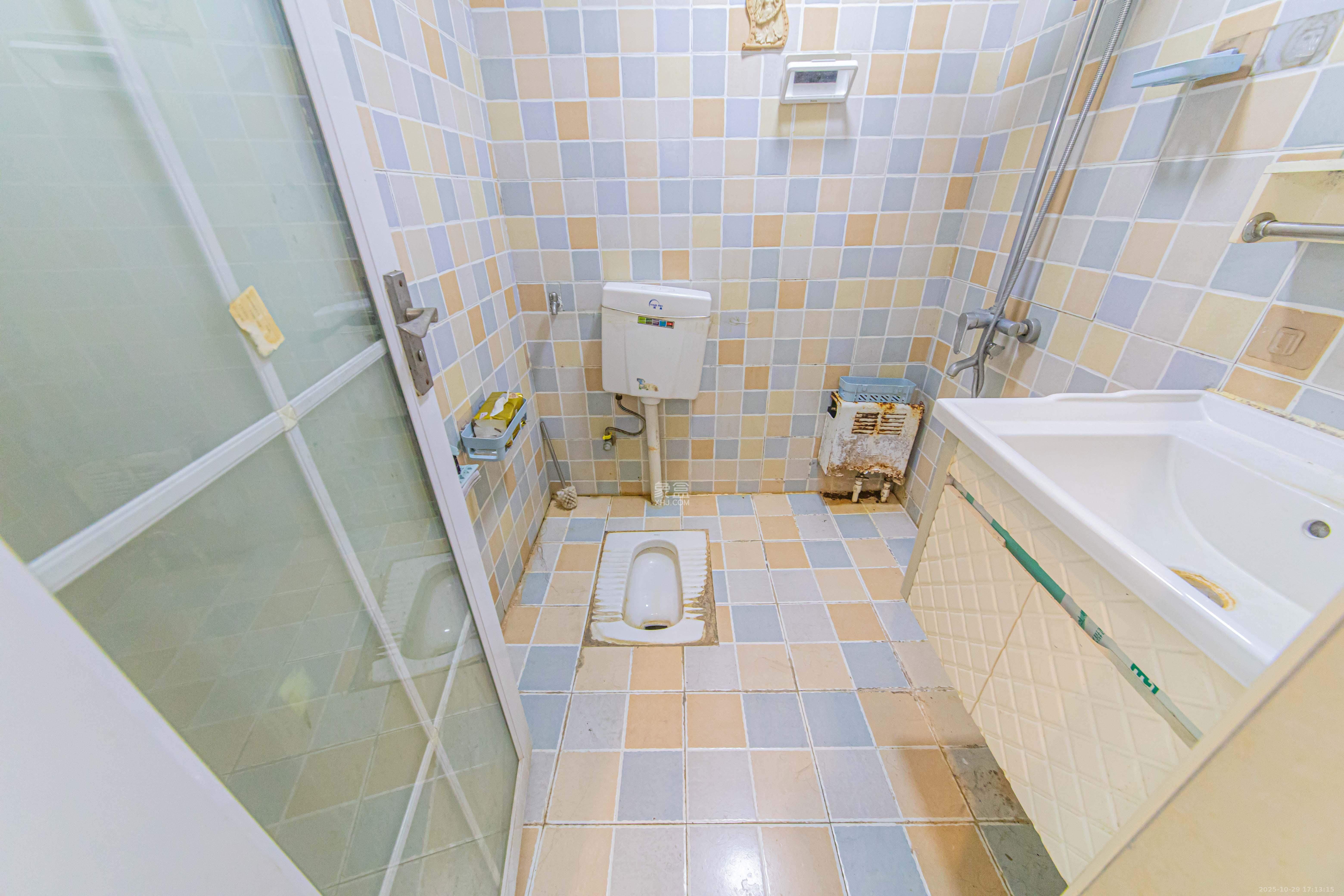 怡海星城  1室1厅1卫    19.0万卫生间