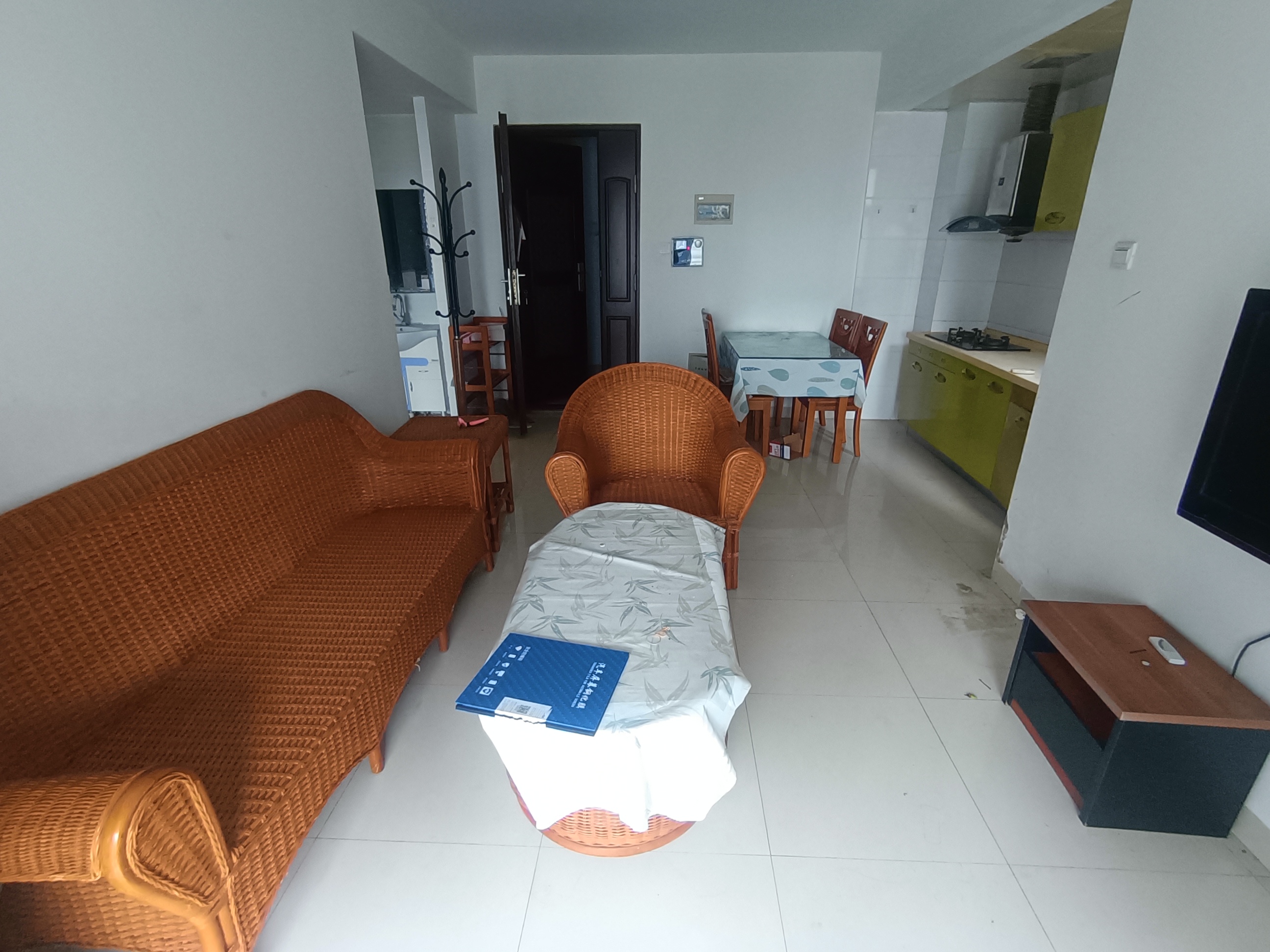 环强御景湾  1室1厅1卫    2200.0元/月室内图