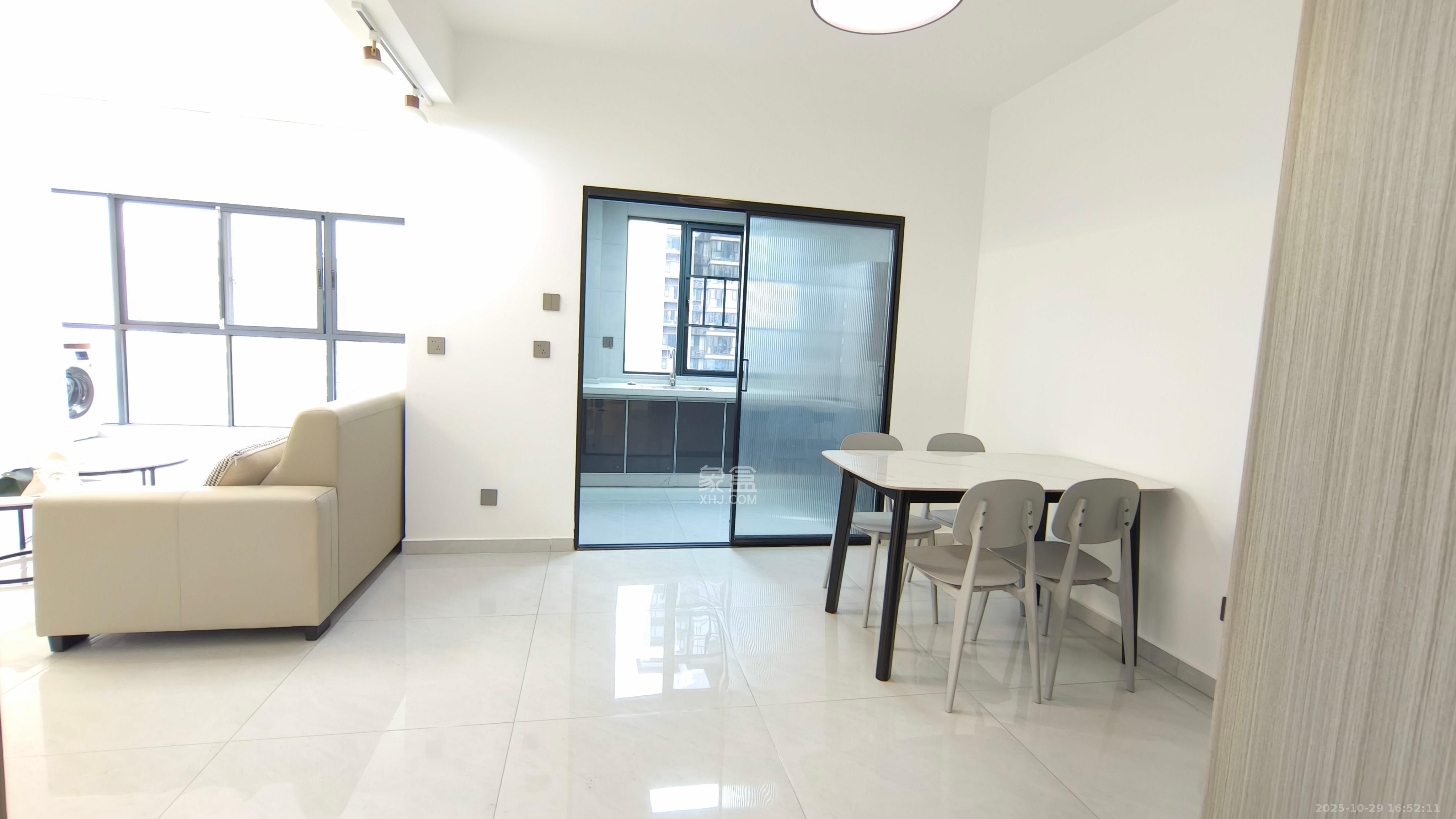 丰禧园  3室2厅2卫    3500.0元/月 丰禧园  3室2厅2卫    3500.0元/月室内图