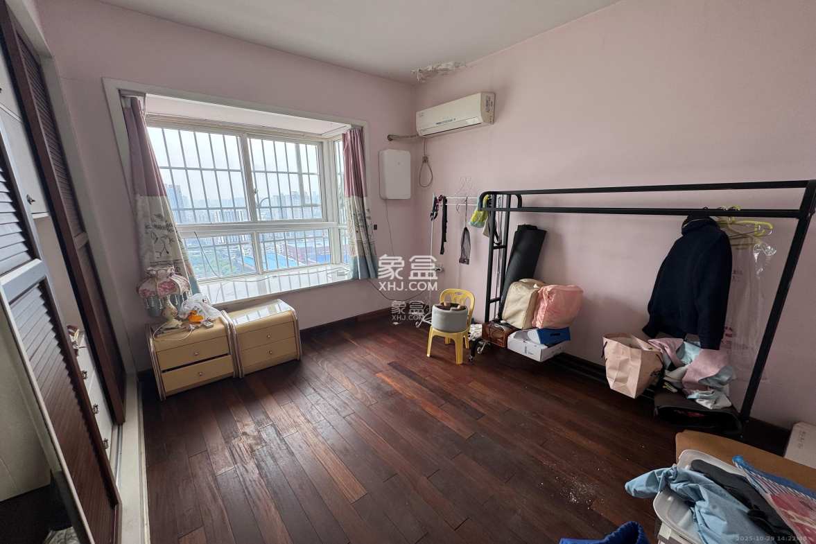 星典时代  3室2厅1卫    2000.0元/月 星典时代  3室2厅1卫    2000.0元/月室内图