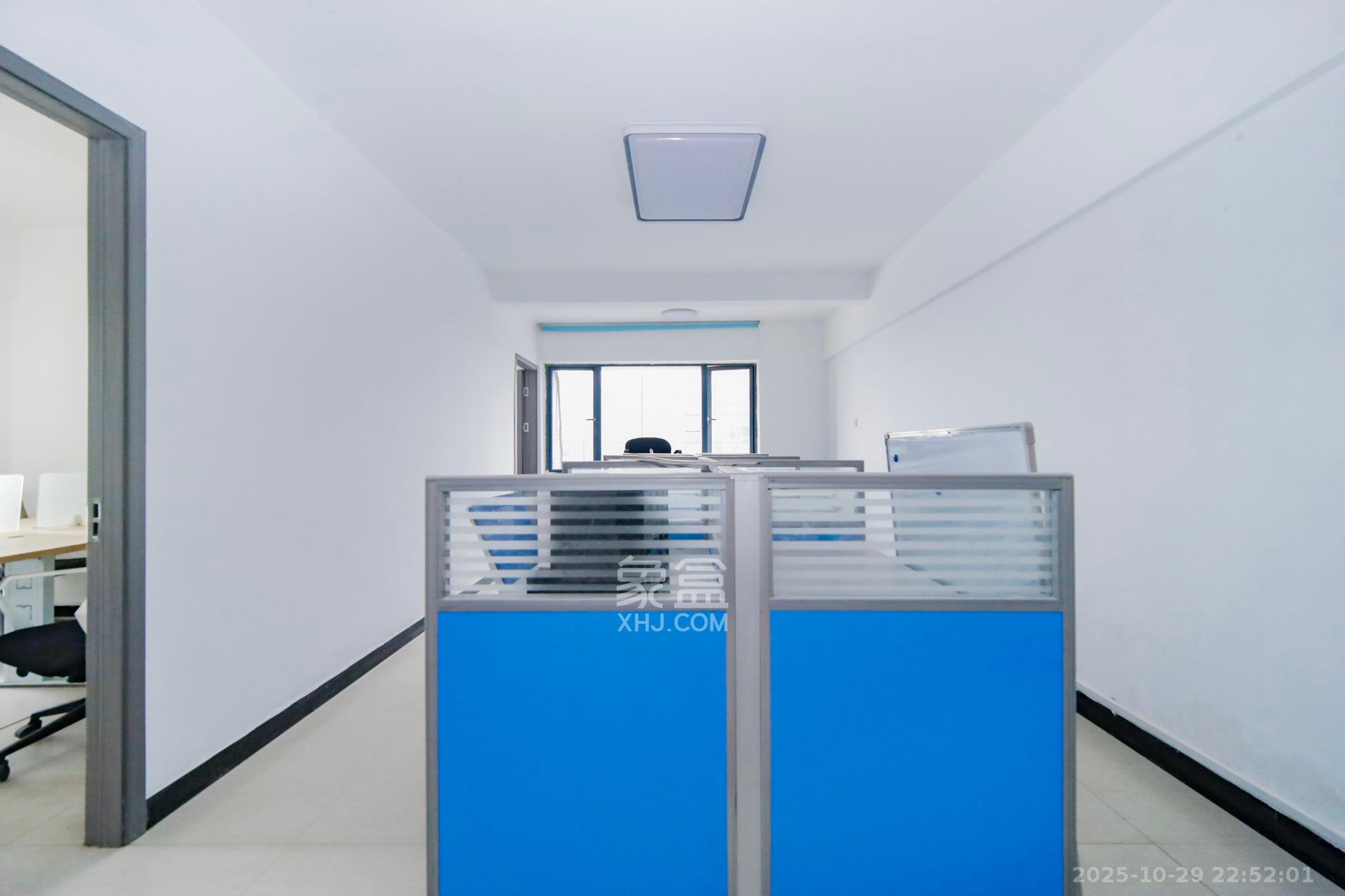 亚商国际  2室1厅1卫    43.0万客厅