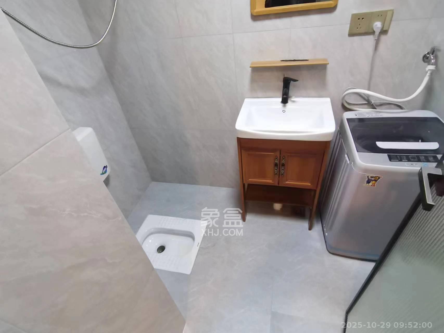 长房中庭国际(东郡华蓉广场)  2室2厅1卫    6800.0元/月 长房中庭国际(东郡华蓉广场)  2室2厅1卫    6800.0元/月室内图