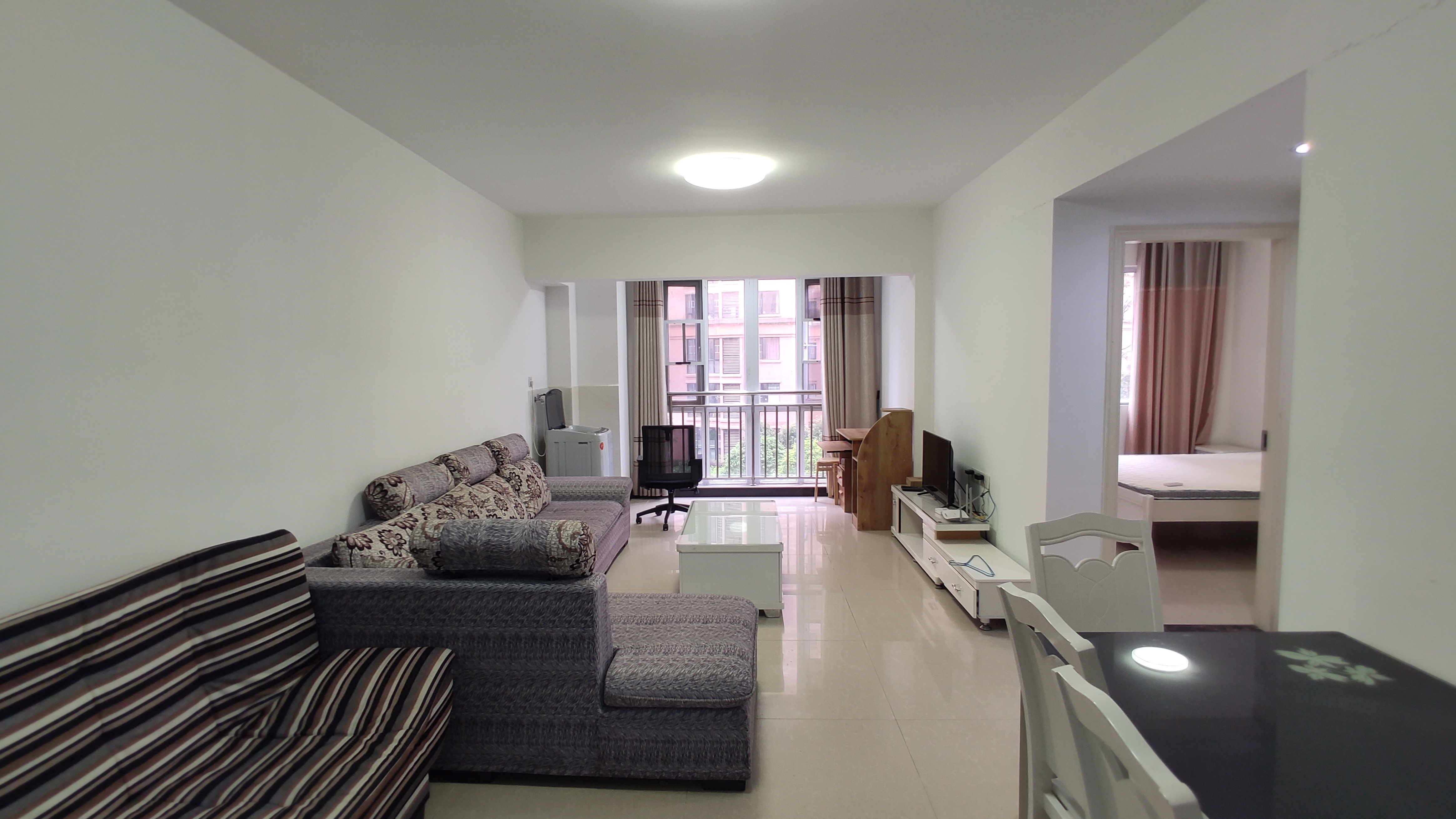 丽发新城  2室2厅1卫    1650.0元/月户型图