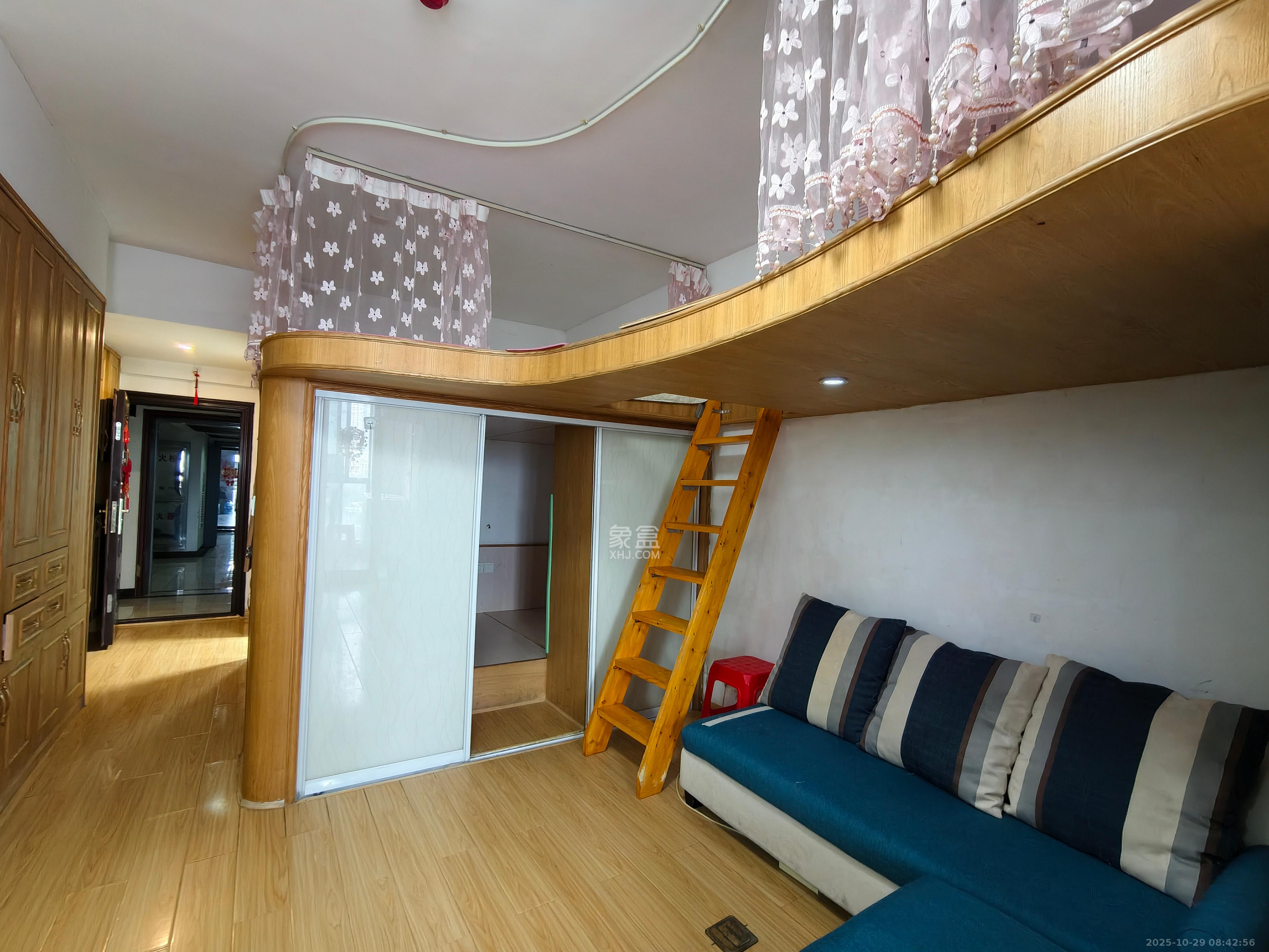 山水湾  1室1厅1卫    1300.0元/月 山水湾  1室1厅1卫    1300.0元/月室内图