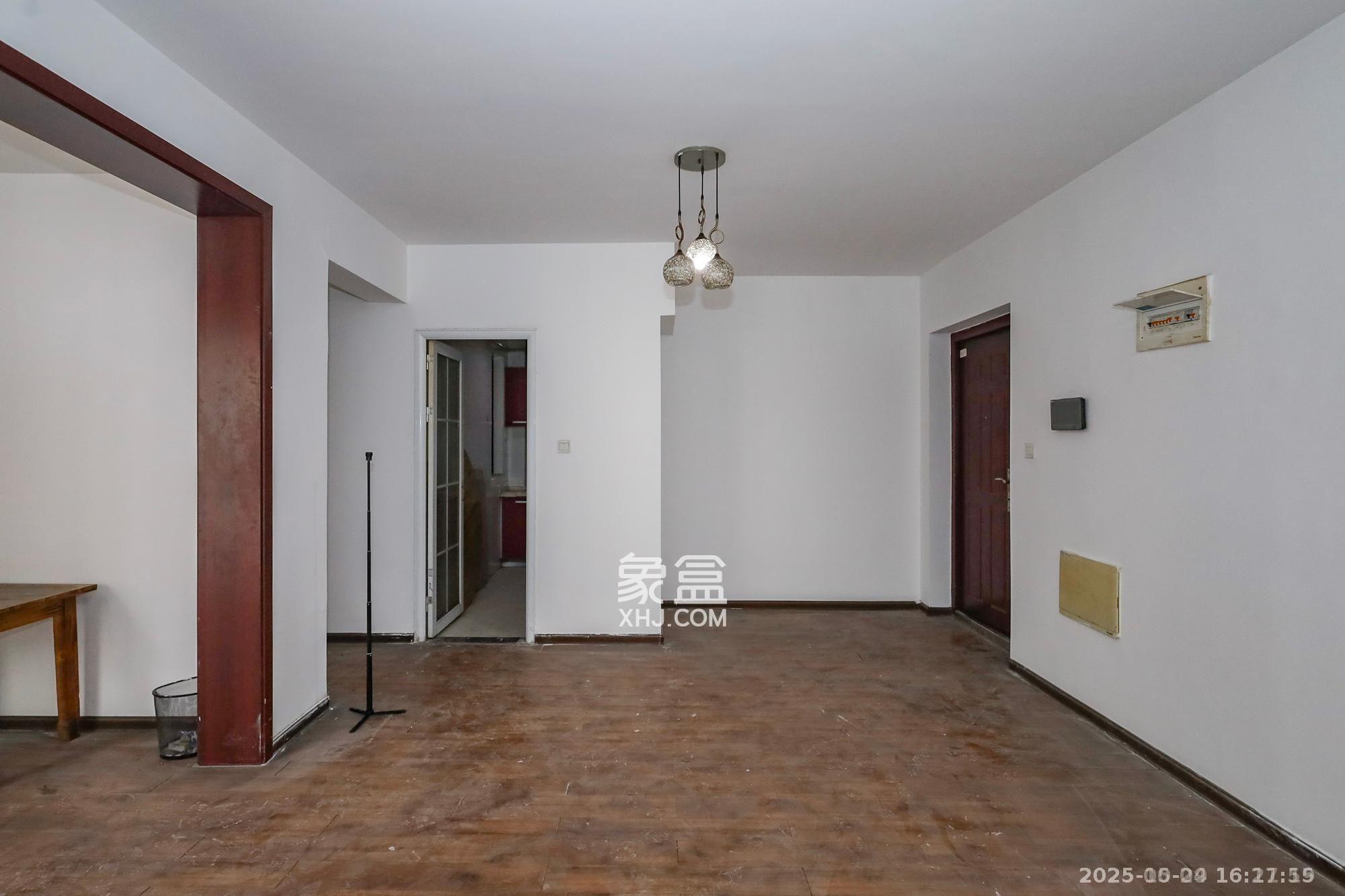 南山雍江汇（滨江国际新城）  3室2厅1卫    2200.0元/月室内图1