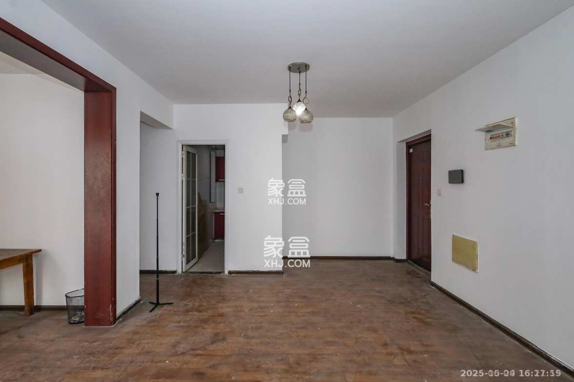 南山雍江汇(滨江国际新城) 3室2厅1卫 2200.0元/月 南山雍江汇(滨江国际新城) 3室2厅1卫 2200.0元/月室内图