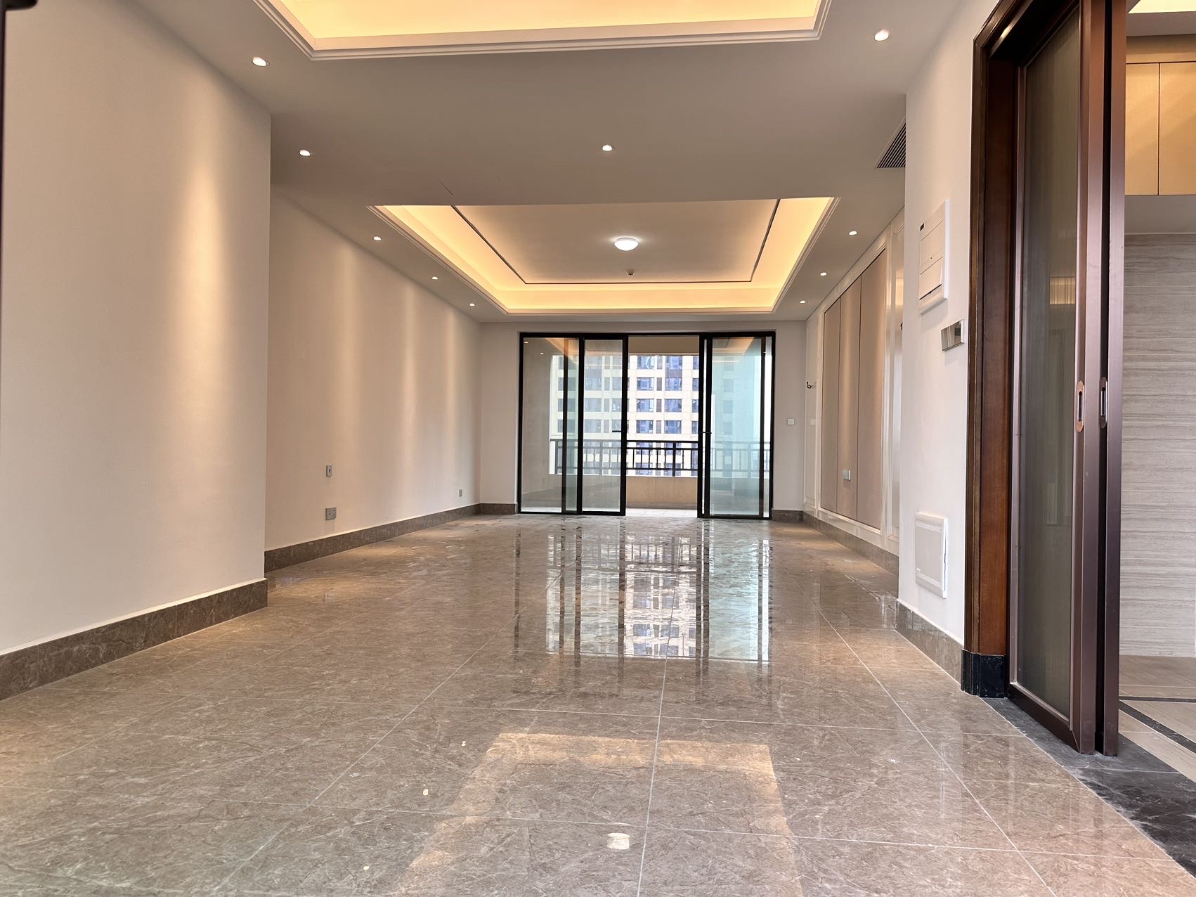 富力首府  4室2厅3卫    7300.0元/月室内图