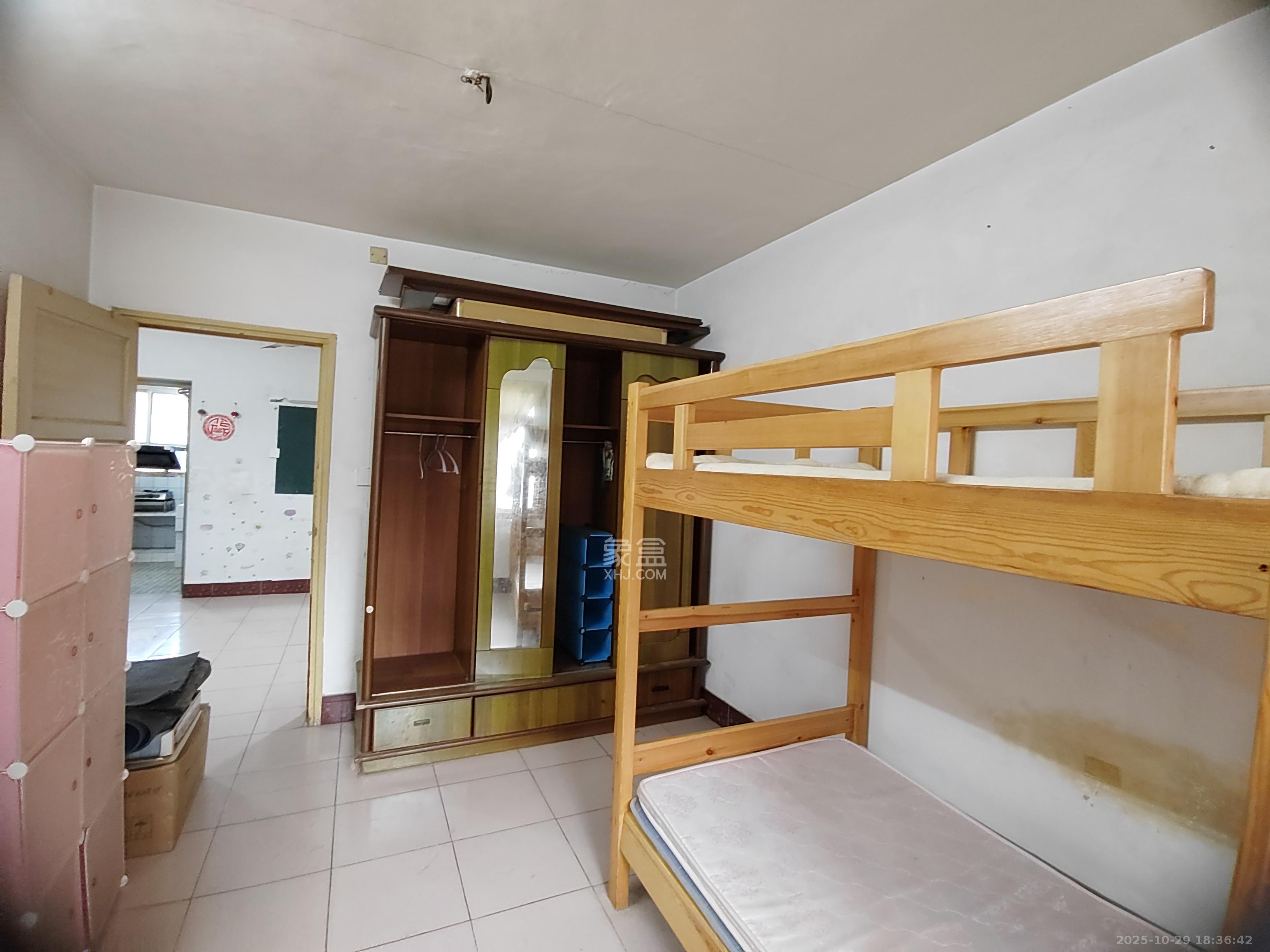 岳银小区（一二三五村）  2室1厅1卫    1600.0元/月